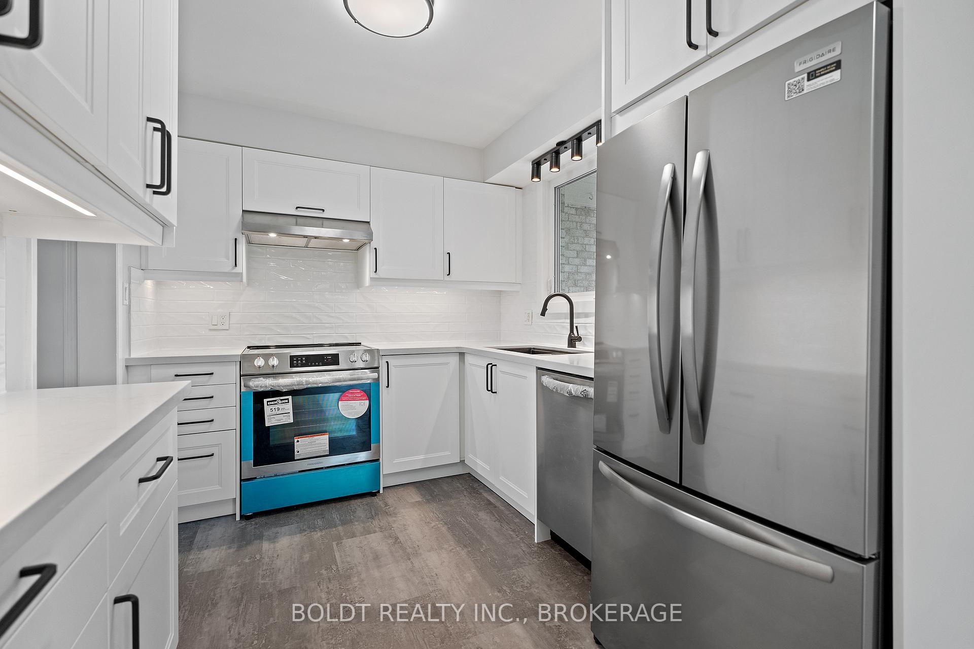 Photo 10 of 12 Little Forks Square, St. Catharines, Lakeport — HOMEH