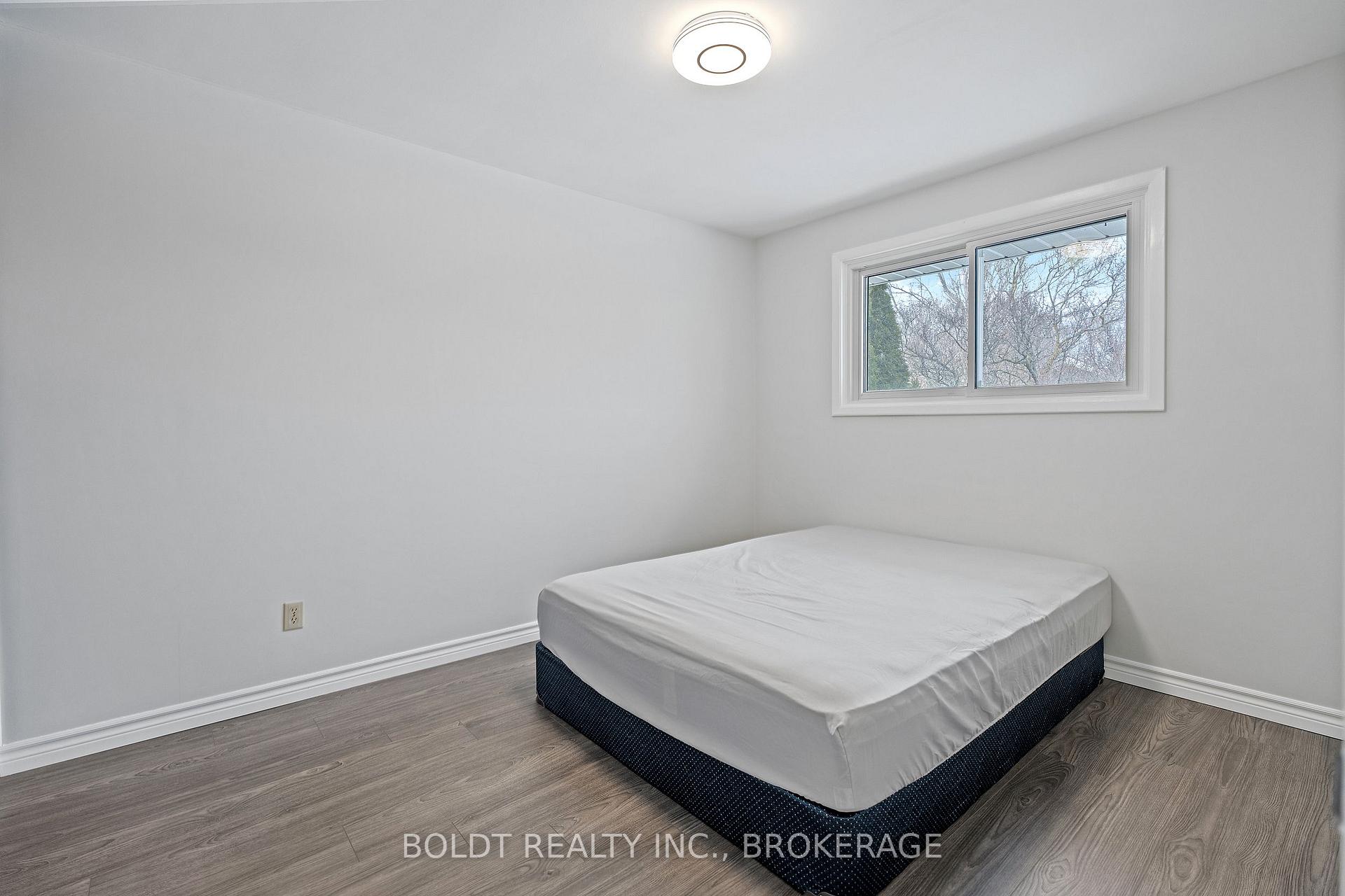 Photo 13 of 12 Little Forks Square, St. Catharines, Lakeport — HOMEH