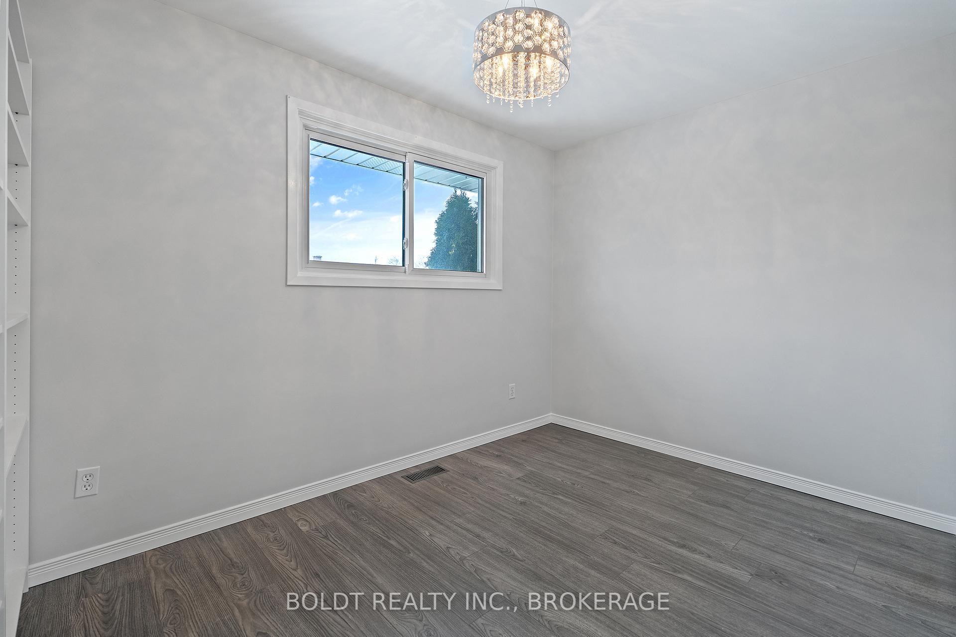 Photo 16 of 12 Little Forks Square, St. Catharines, Lakeport — HOMEH