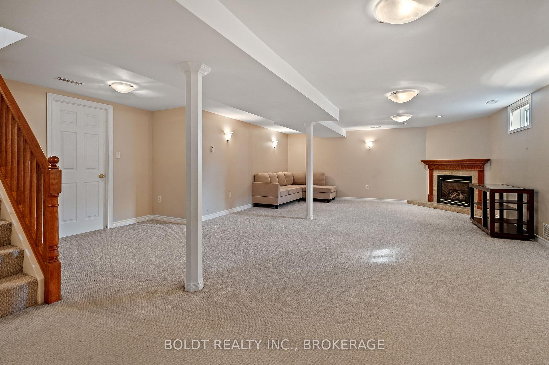 Photo 19 of 12 Little Forks Square, St. Catharines, Lakeport — HOMEH