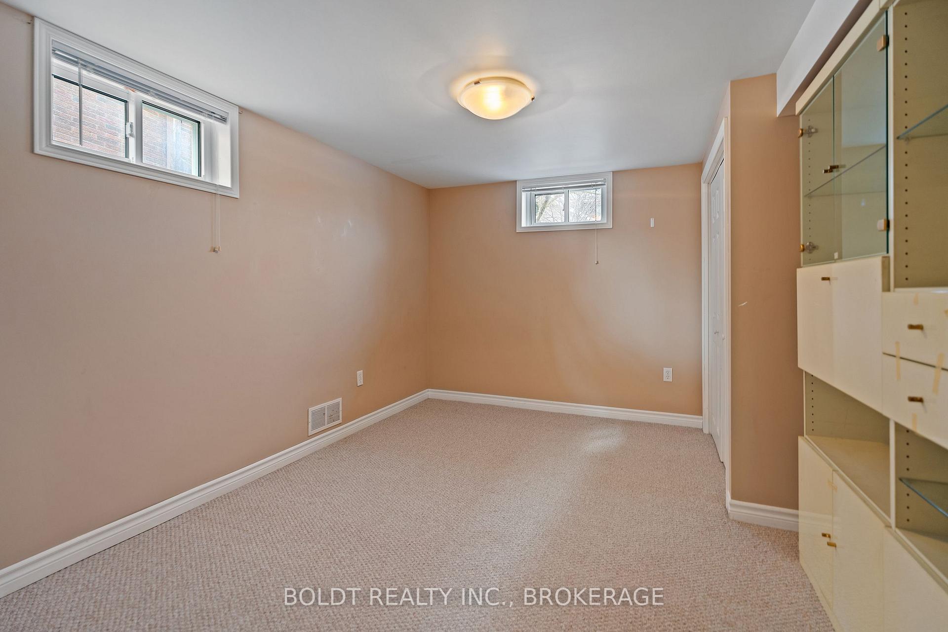 Photo 21 of 12 Little Forks Square, St. Catharines, Lakeport — HOMEH