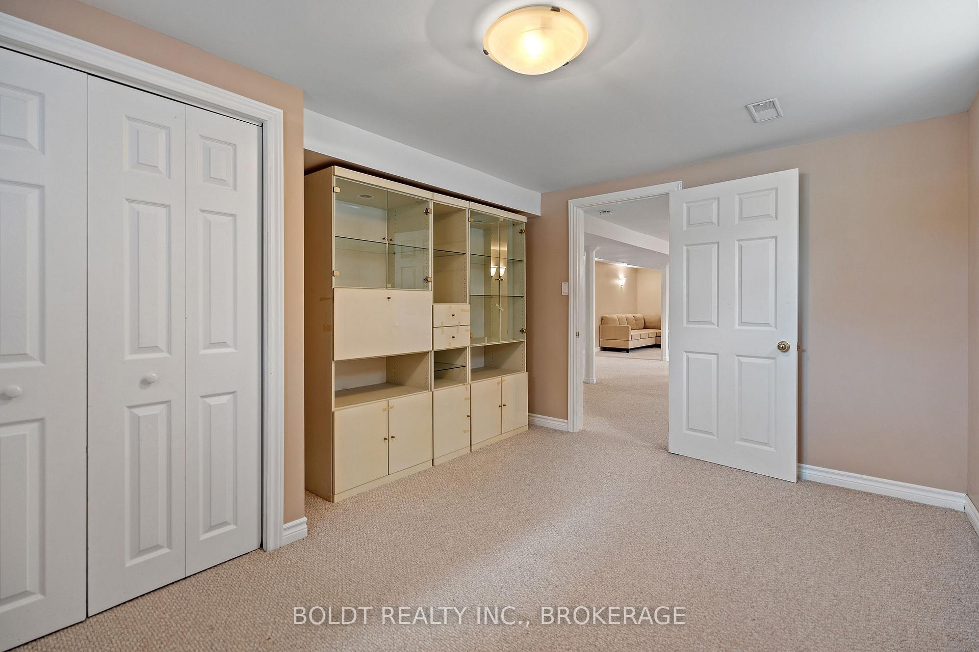 Photo 22 of 12 Little Forks Square, St. Catharines, Lakeport — HOMEH