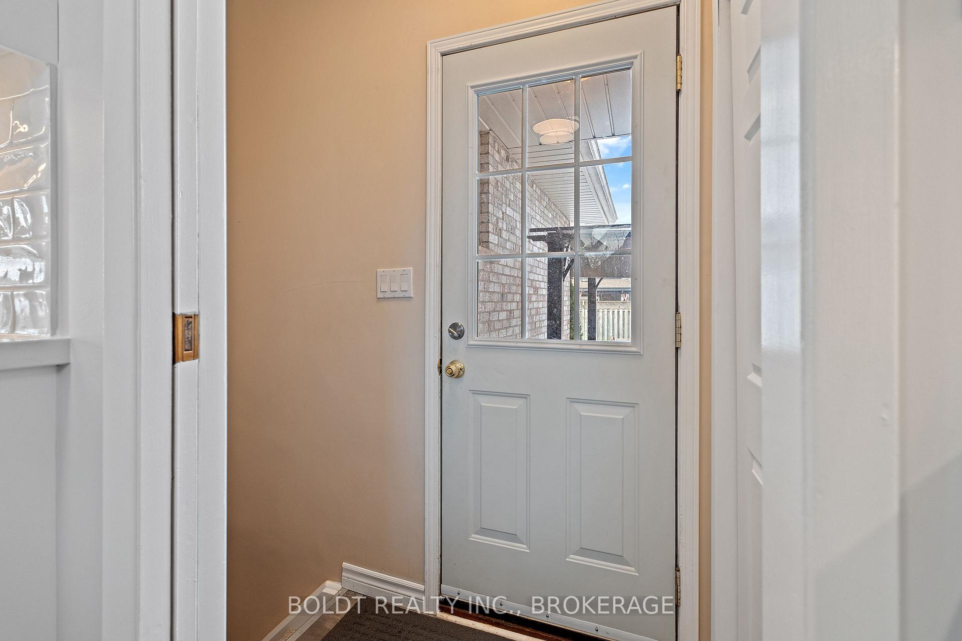 Photo 26 of 12 Little Forks Square, St. Catharines, Lakeport — HOMEH