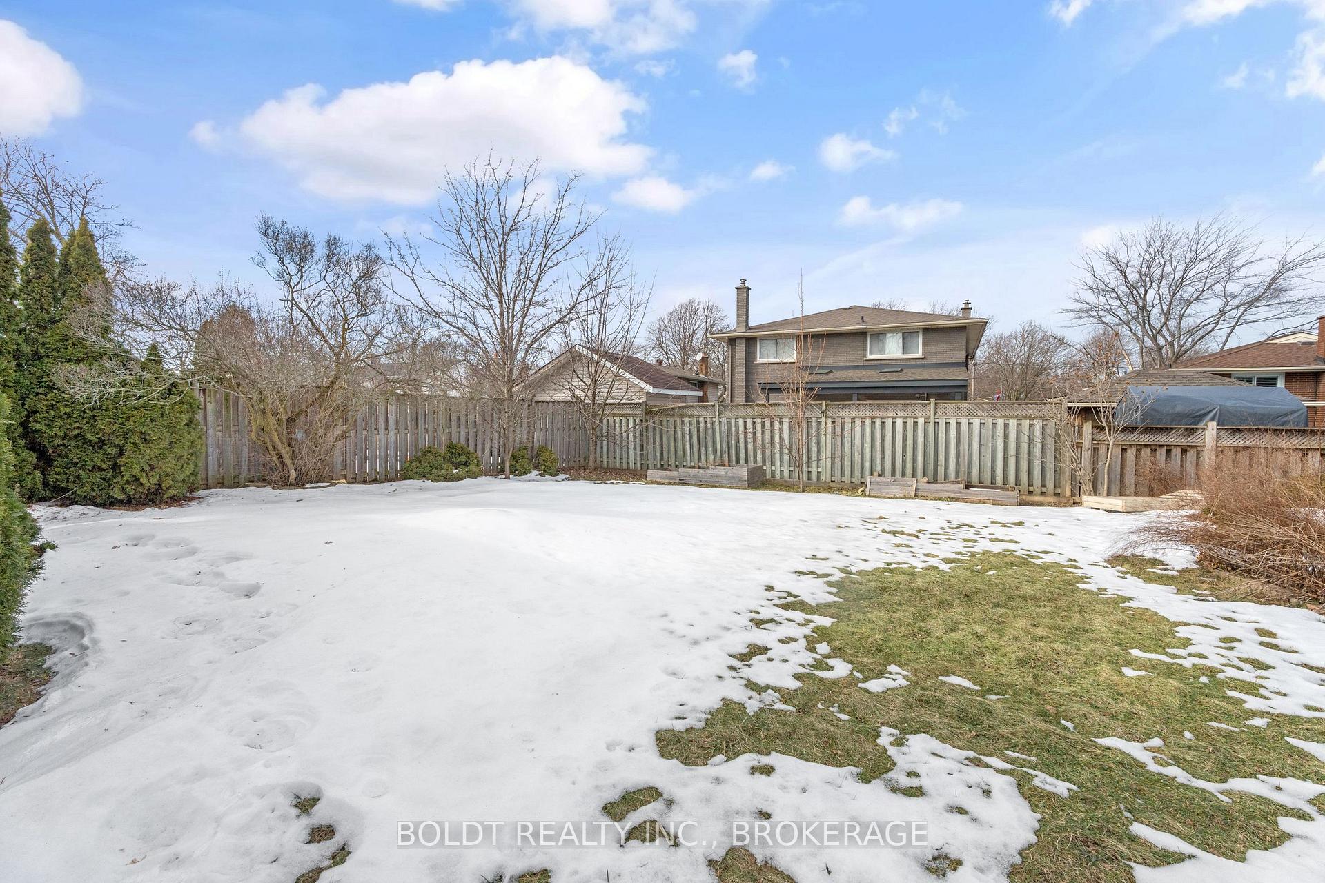 Photo 29 of 12 Little Forks Square, St. Catharines, Lakeport — HOMEH