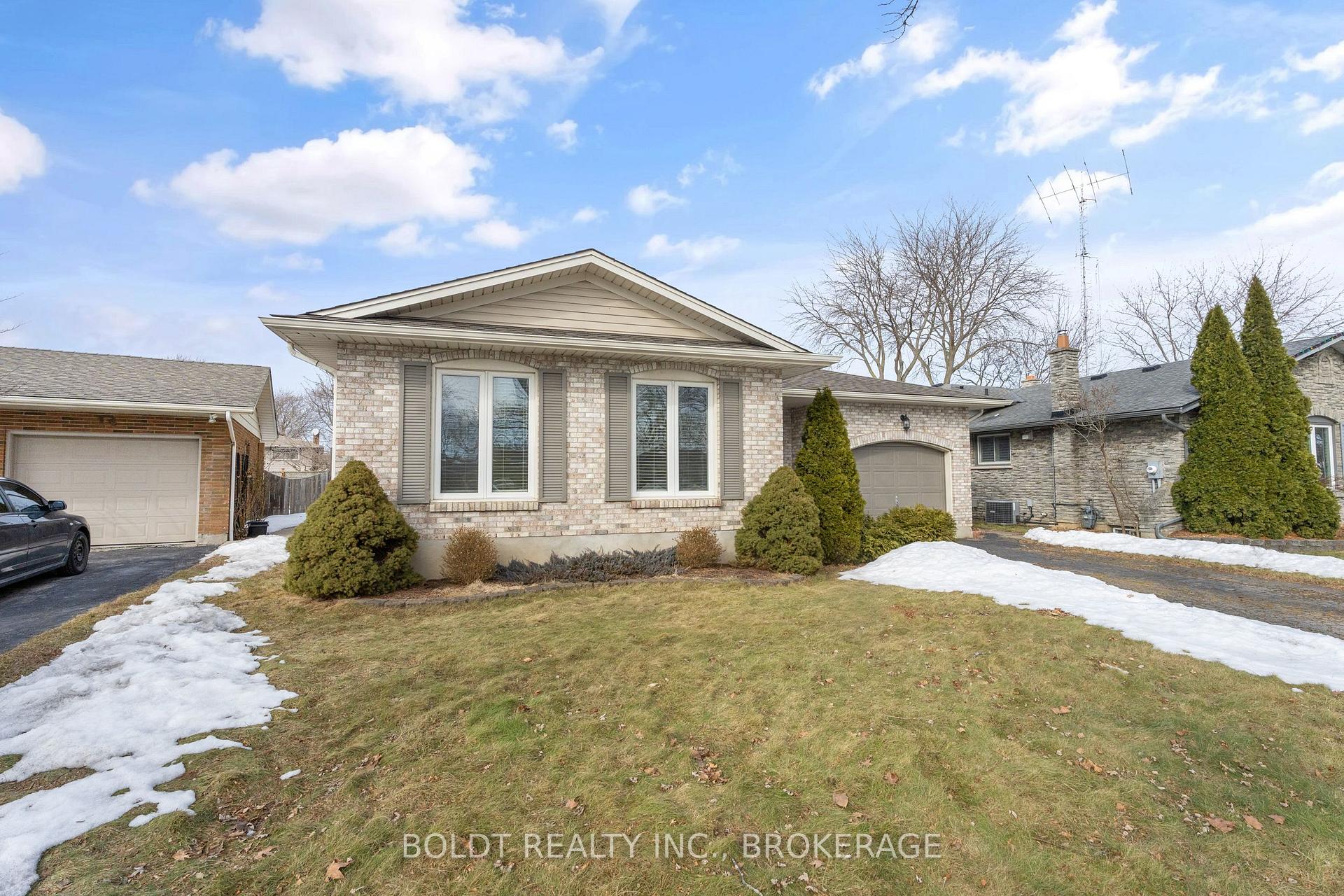 Photo 35 of 12 Little Forks Square, St. Catharines, Lakeport — HOMEH
