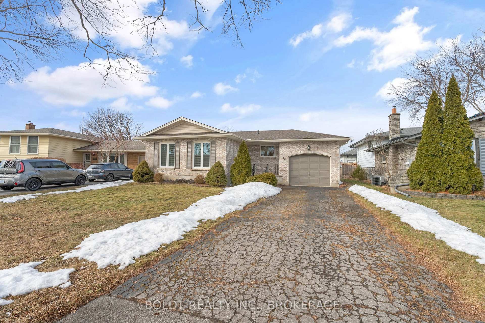 Photo 36 of 12 Little Forks Square, St. Catharines, Lakeport — HOMEH