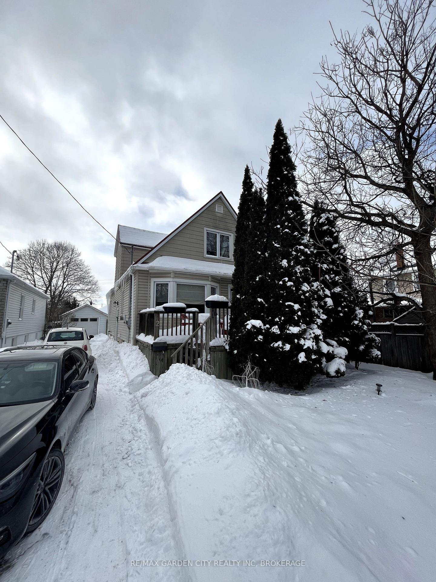 Photo 1 of Unit (LOWER APT.), 2 Eden Drive, St. Catharines, Downtown — HOMEH