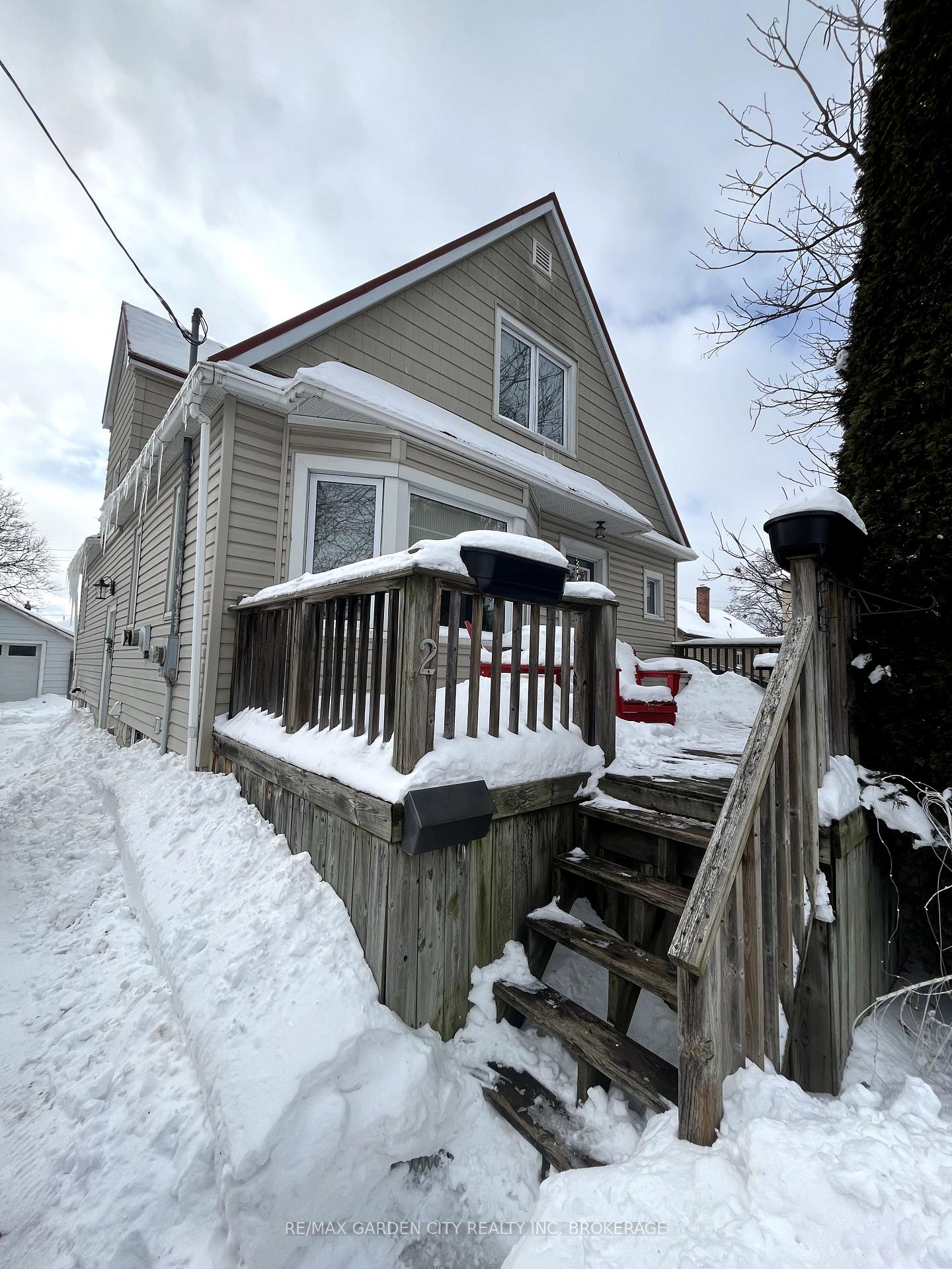 Photo 2 of Unit (LOWER APT.), 2 Eden Drive, St. Catharines, Downtown — HOMEH