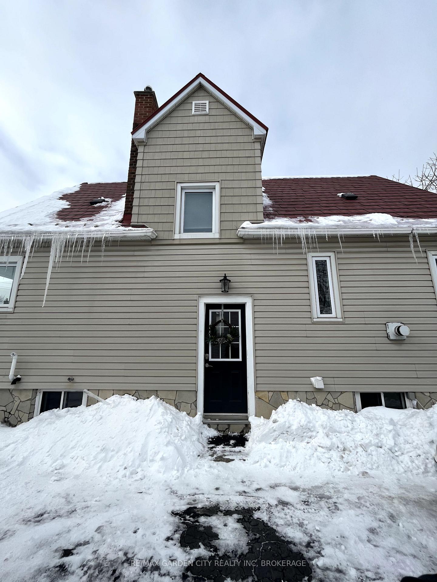 Photo 3 of Unit (LOWER APT.), 2 Eden Drive, St. Catharines, Downtown — HOMEH