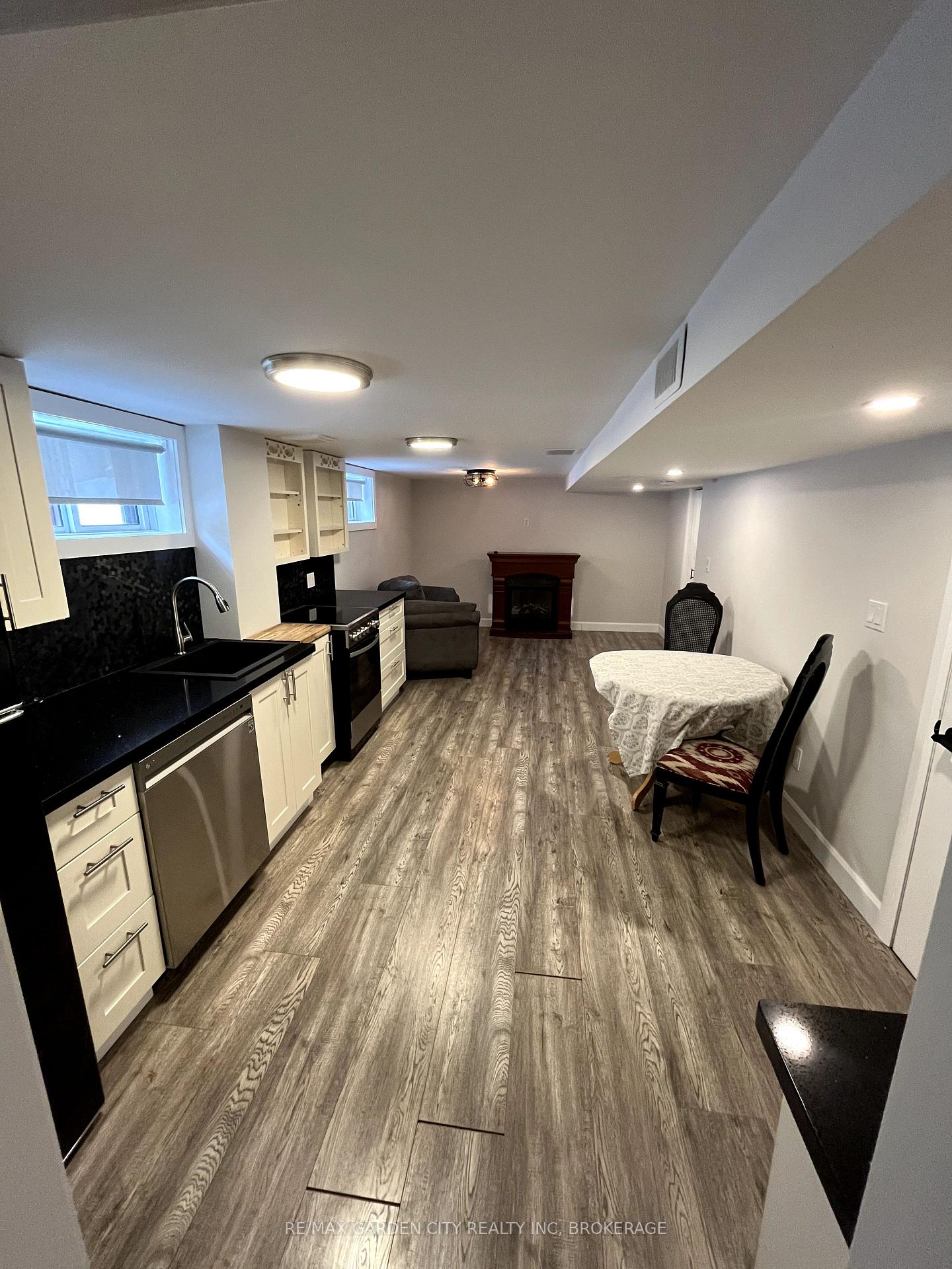 Photo 4 of Unit (LOWER APT.), 2 Eden Drive, St. Catharines, Downtown — HOMEH