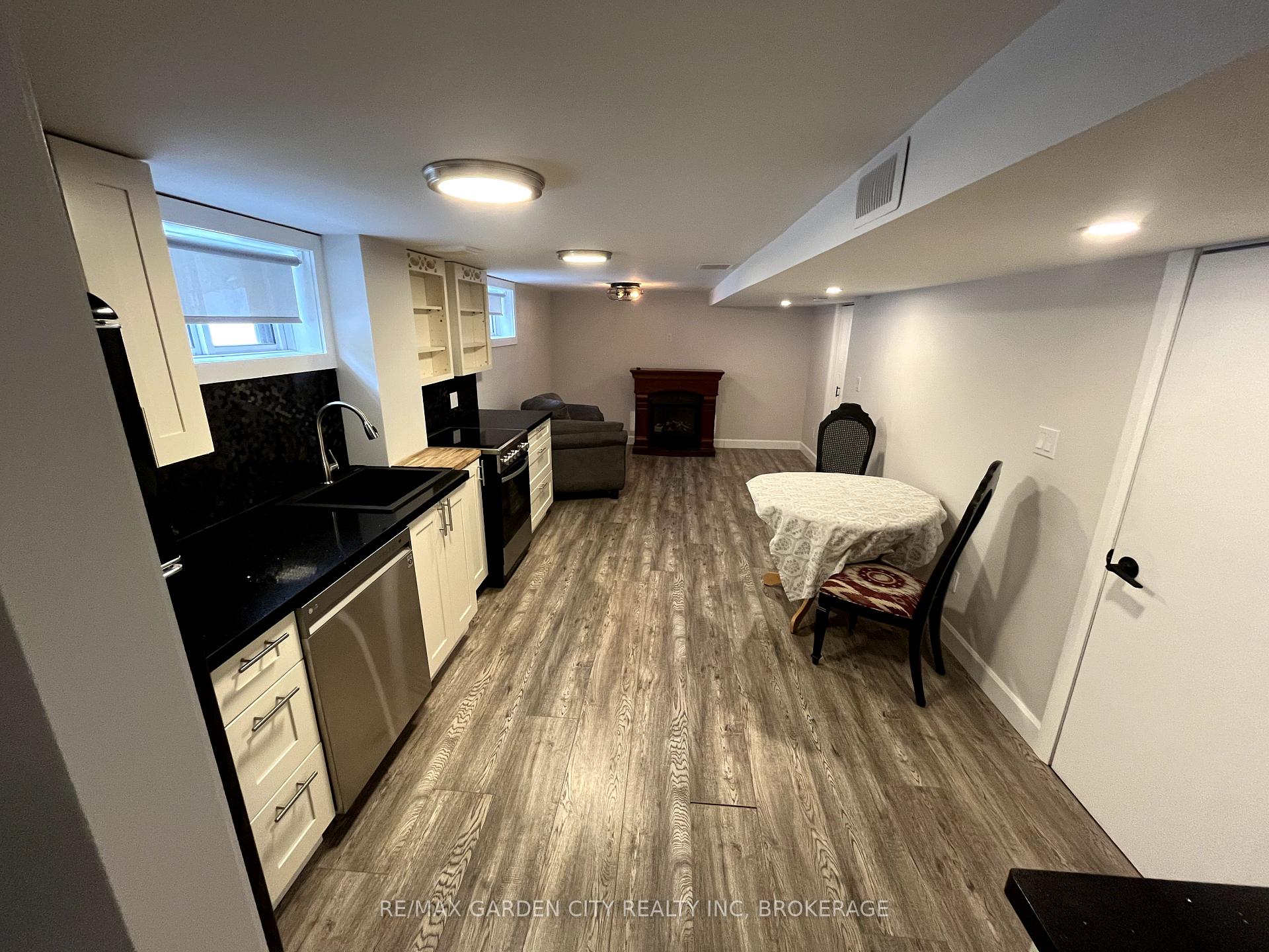 Photo 5 of Unit (LOWER APT.), 2 Eden Drive, St. Catharines, Downtown — HOMEH