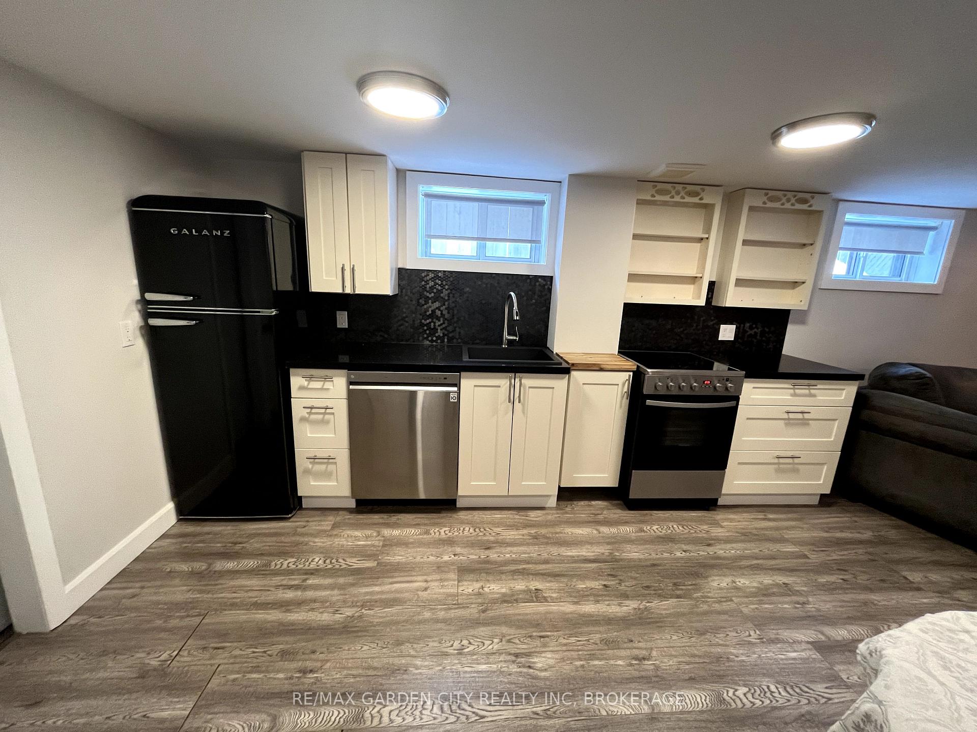 Photo 6 of Unit (LOWER APT.), 2 Eden Drive, St. Catharines, Downtown — HOMEH
