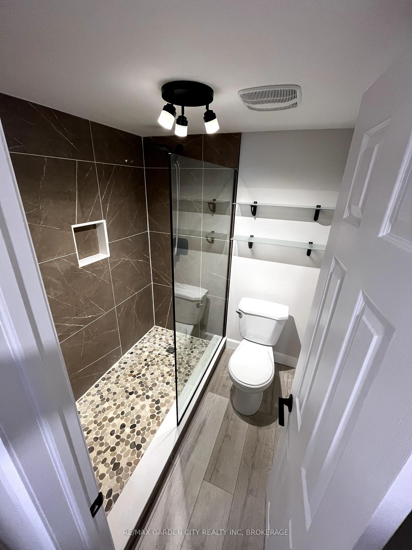 Photo 12 of Unit (LOWER APT.), 2 Eden Drive, St. Catharines, Downtown — HOMEH