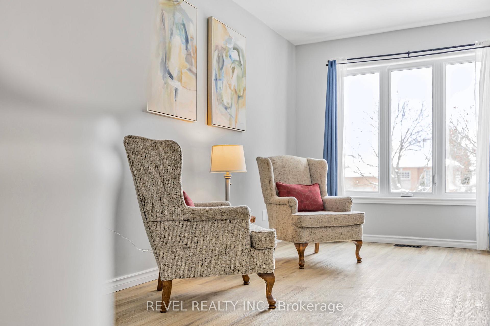 Photo 3 of 12 Ward Drive, Barrie, Painswick North — HOMEH