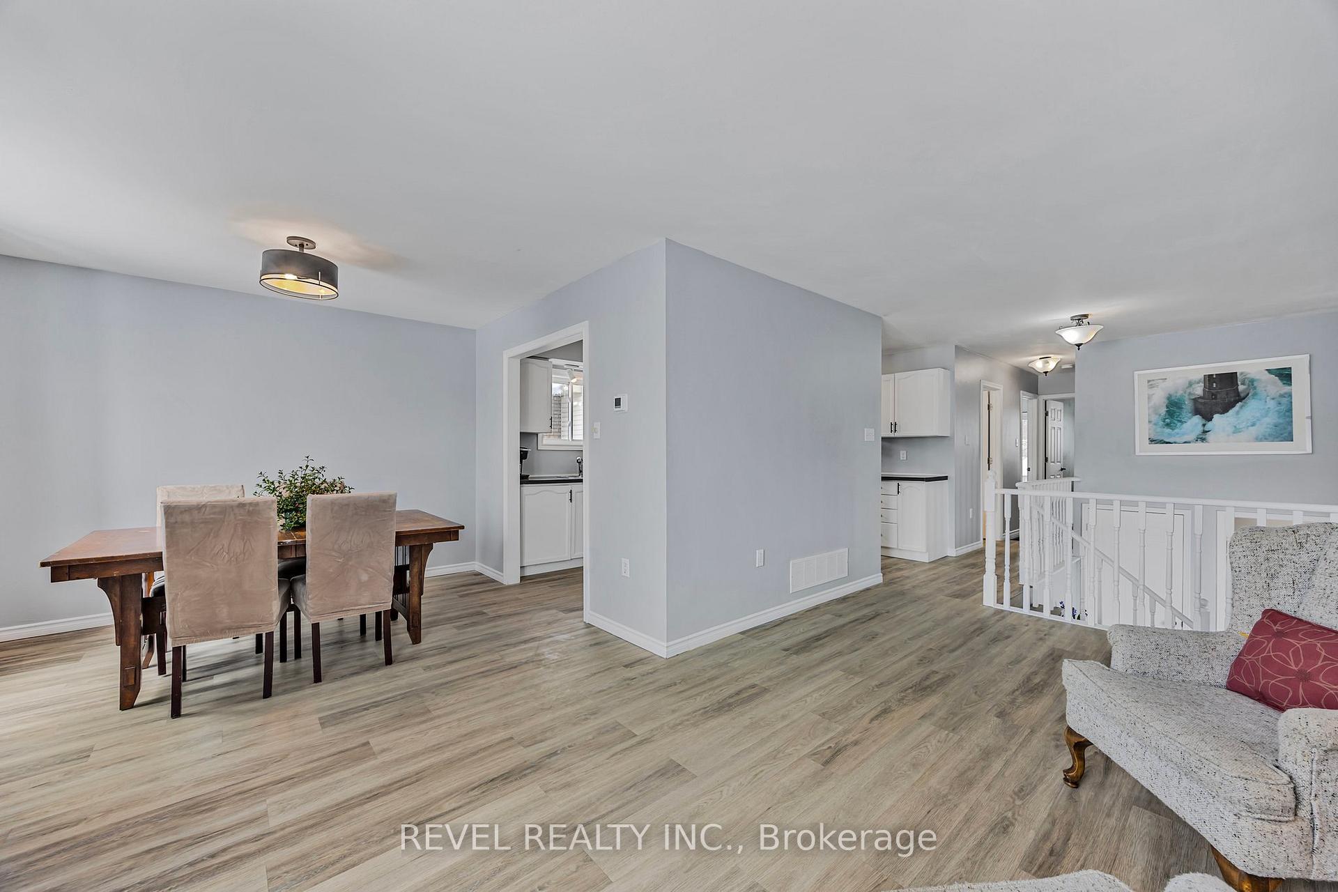 Photo 6 of 12 Ward Drive, Barrie, Painswick North — HOMEH