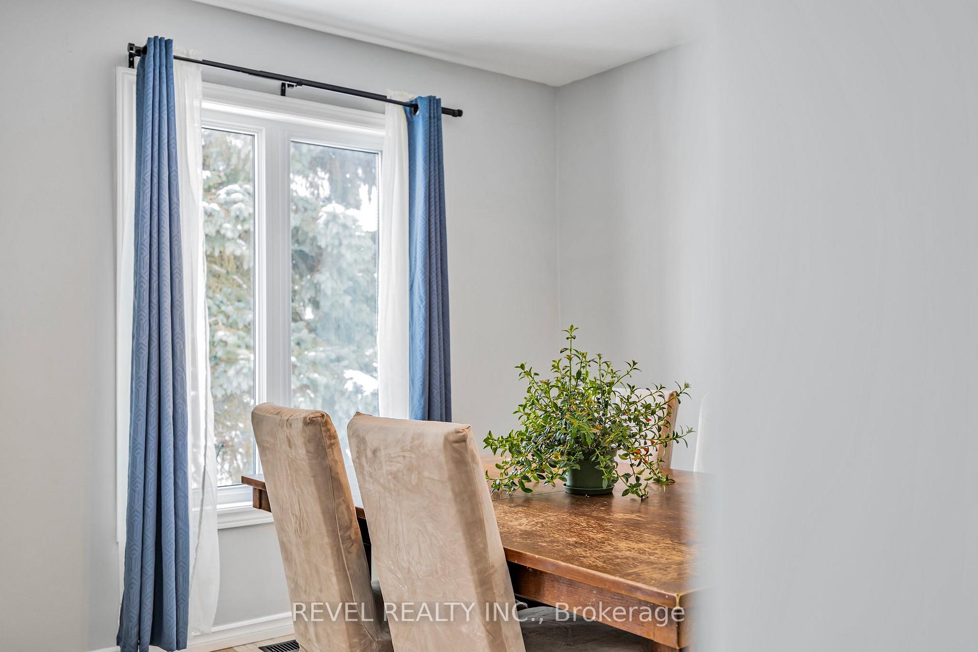 Photo 7 of 12 Ward Drive, Barrie, Painswick North — HOMEH