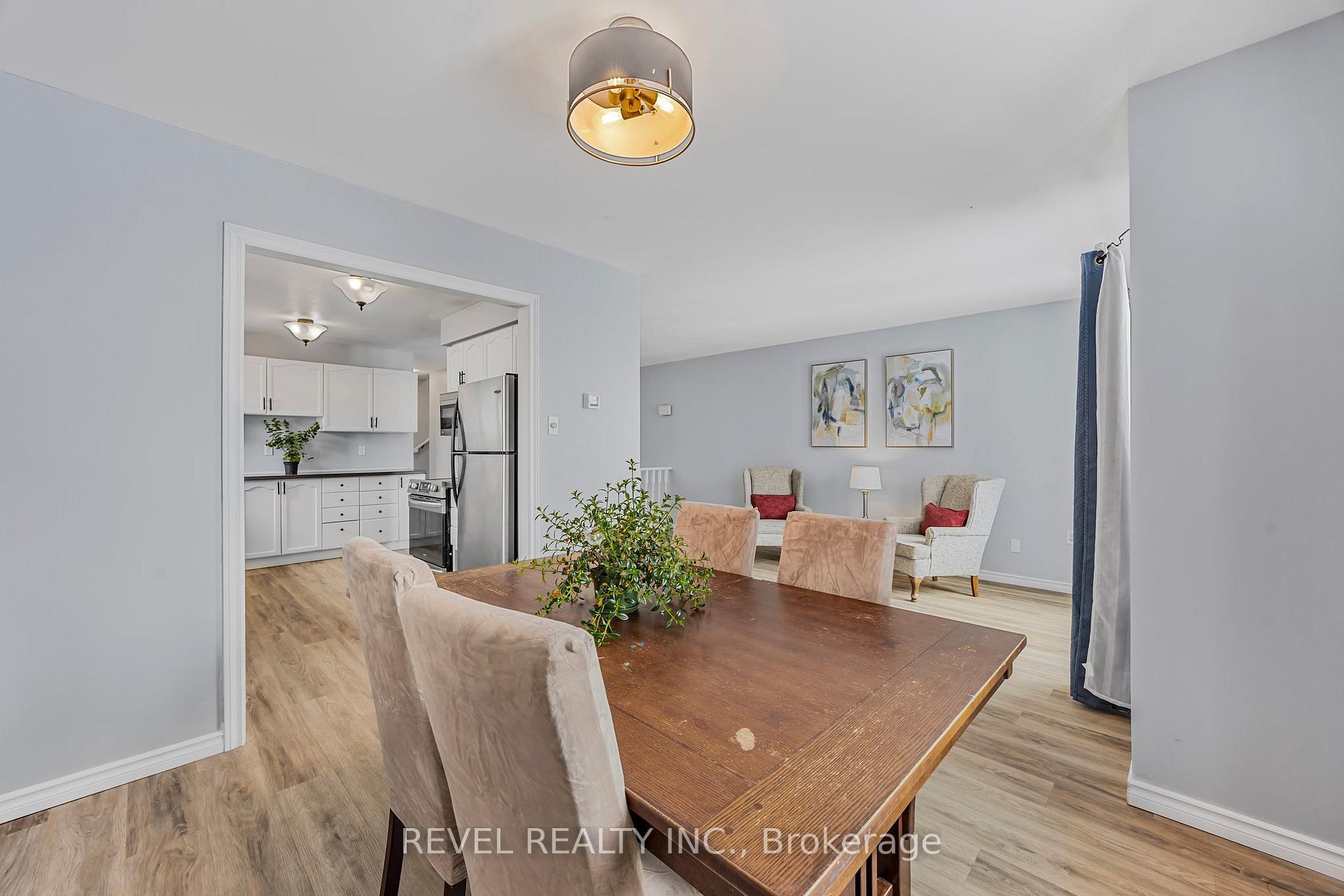 Photo 9 of 12 Ward Drive, Barrie, Painswick North — HOMEH