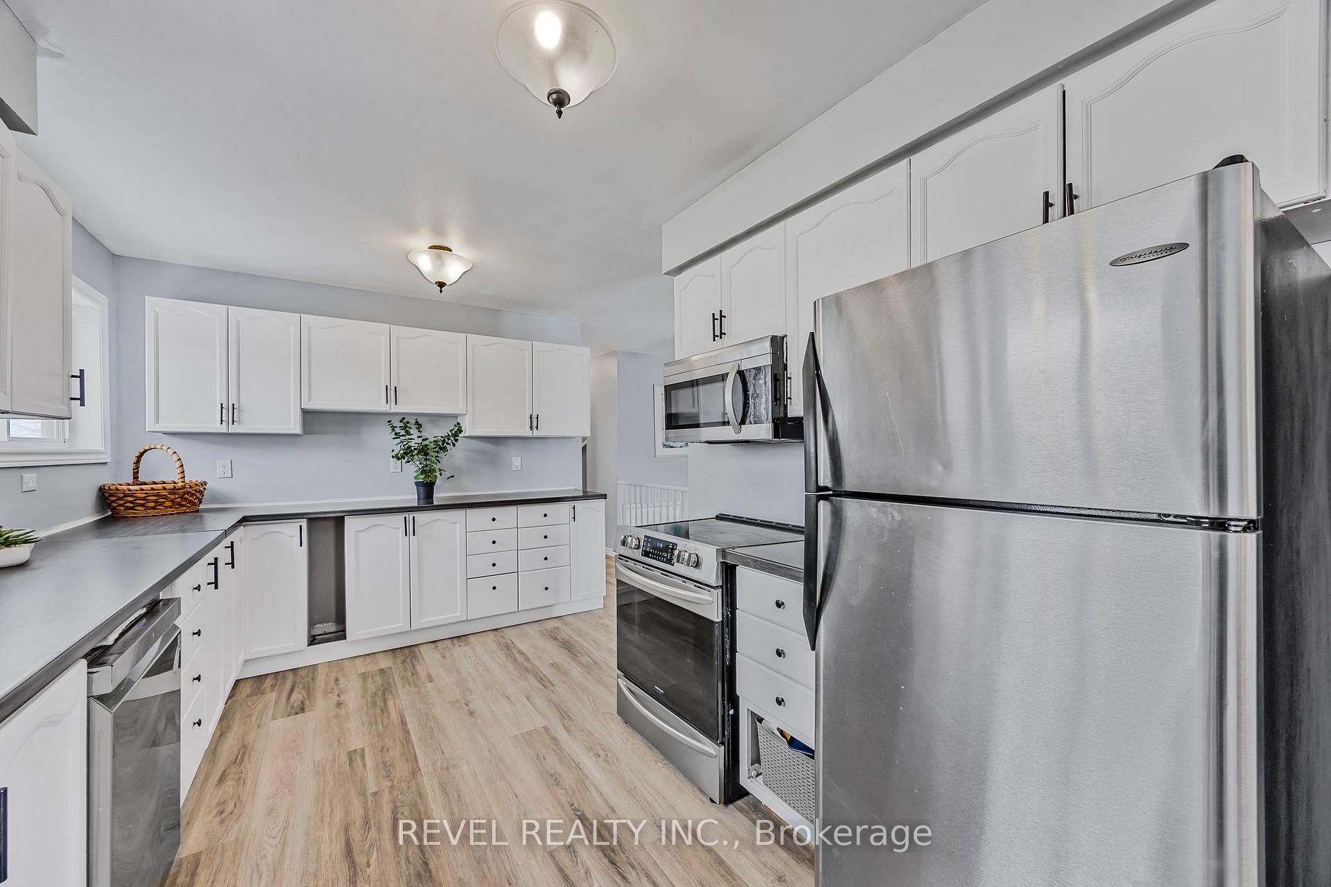 Photo 11 of 12 Ward Drive, Barrie, Painswick North — HOMEH