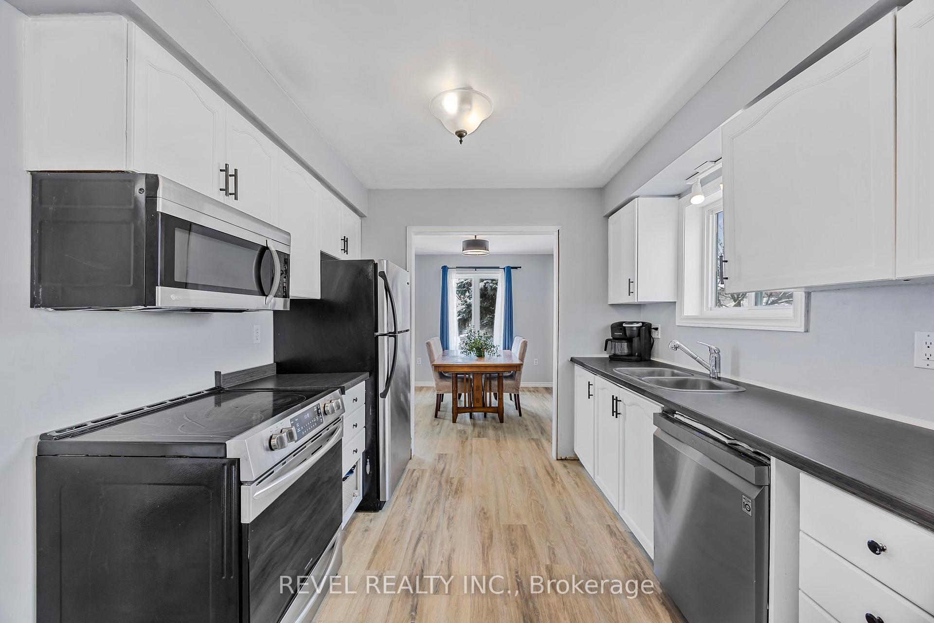 Photo 13 of 12 Ward Drive, Barrie, Painswick North — HOMEH