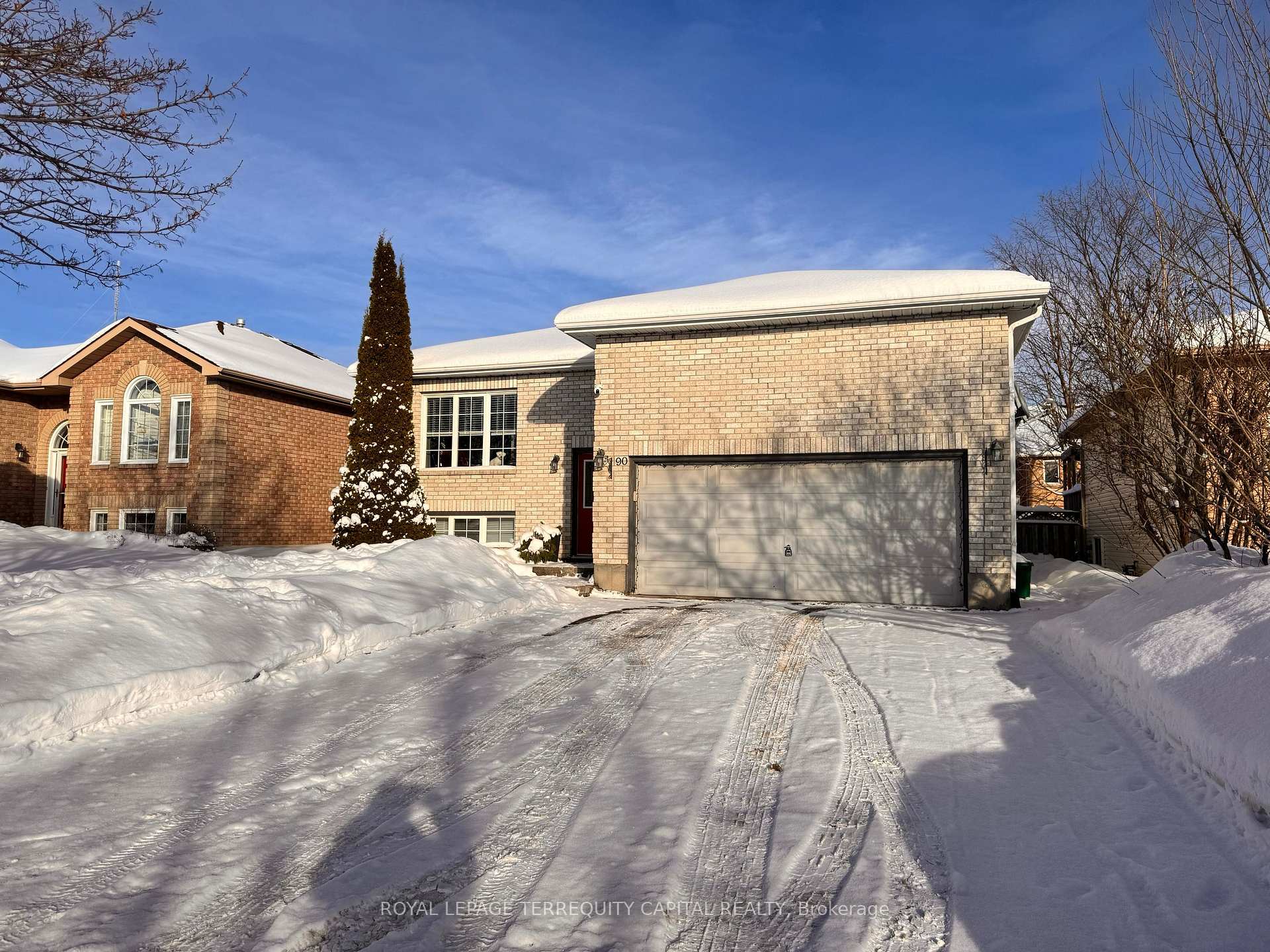 Photo 1 of 90 O'Shaughnessy Crescent, Barrie, Holly — HOMEH