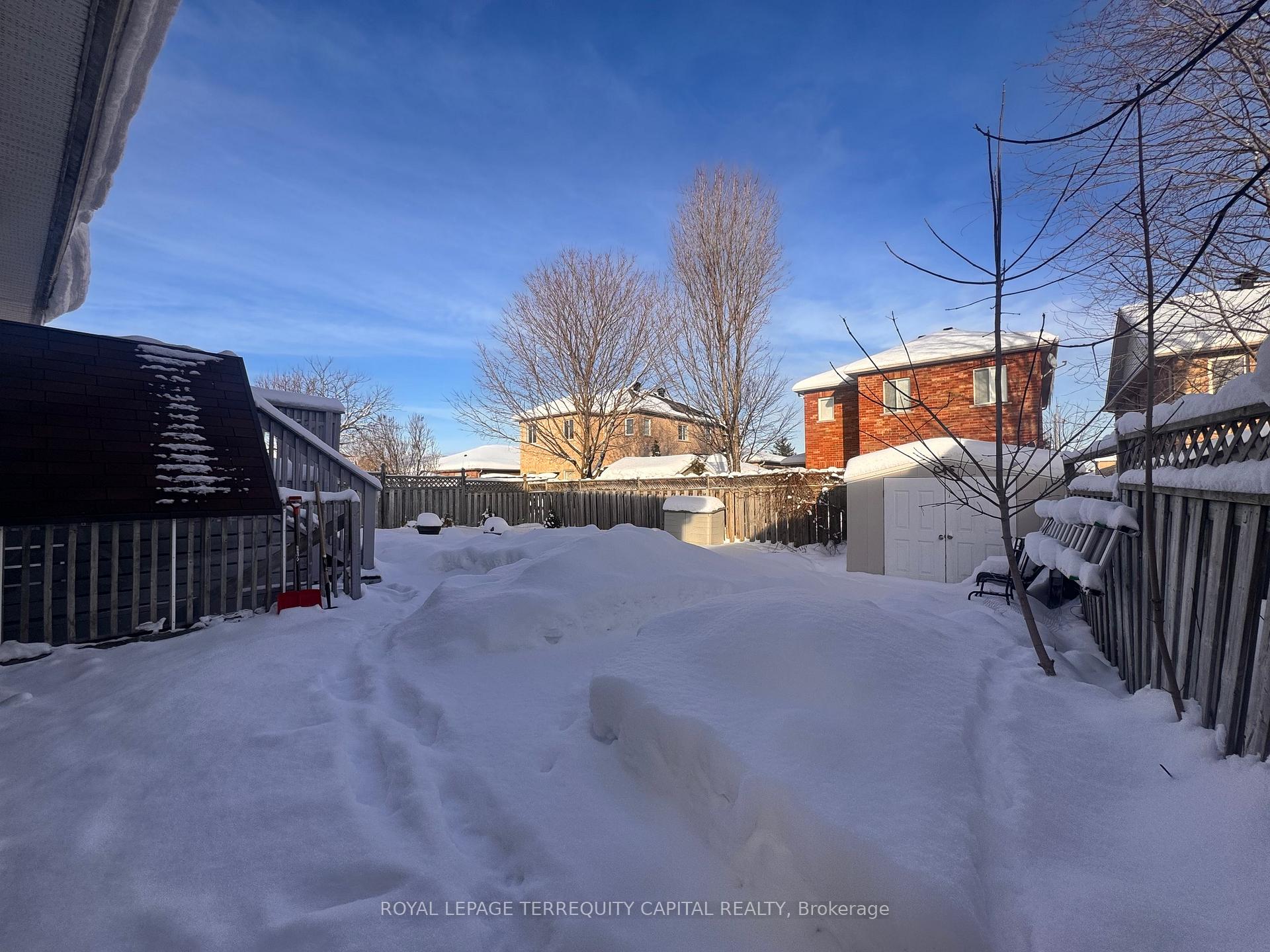 Photo 3 of 90 O'Shaughnessy Crescent, Barrie, Holly — HOMEH