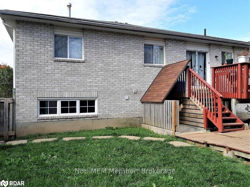 Photo 6 of 90 O'Shaughnessy Crescent, Barrie, Holly — HOMEH