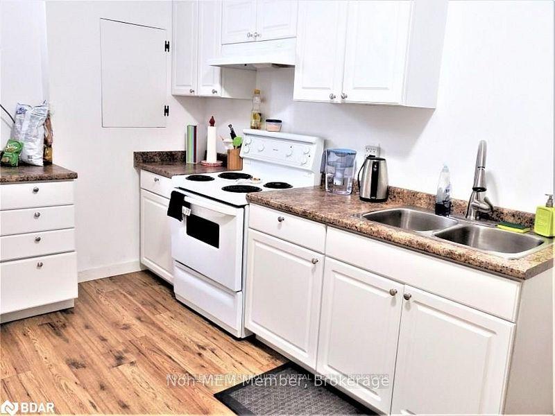 Photo 8 of 90 O'Shaughnessy Crescent, Barrie, Holly — HOMEH
