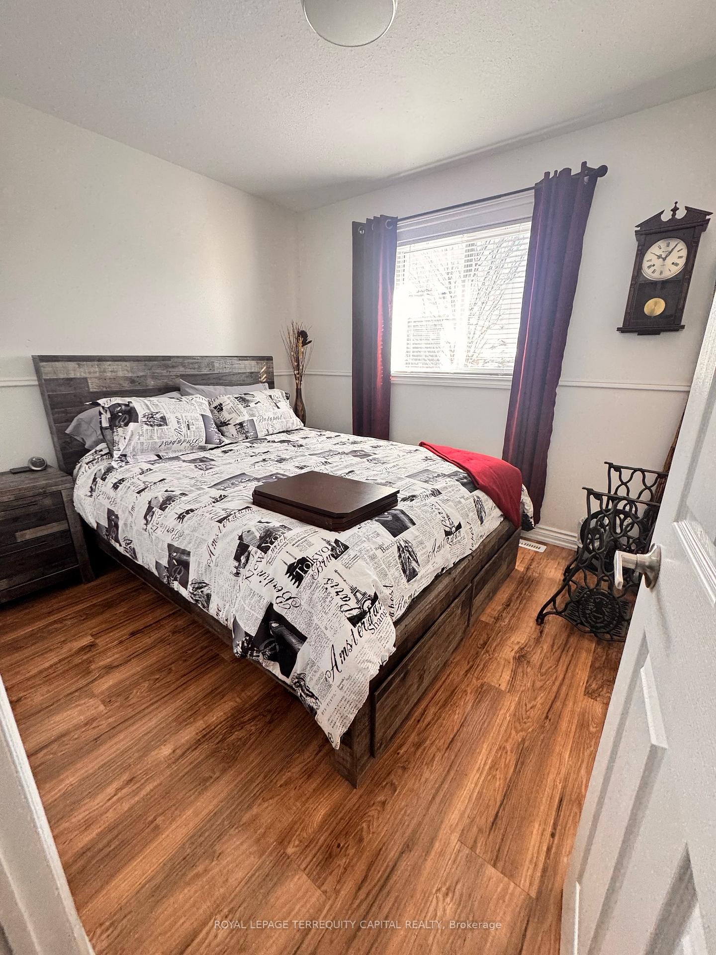 Photo 9 of 90 O'Shaughnessy Crescent, Barrie, Holly — HOMEH