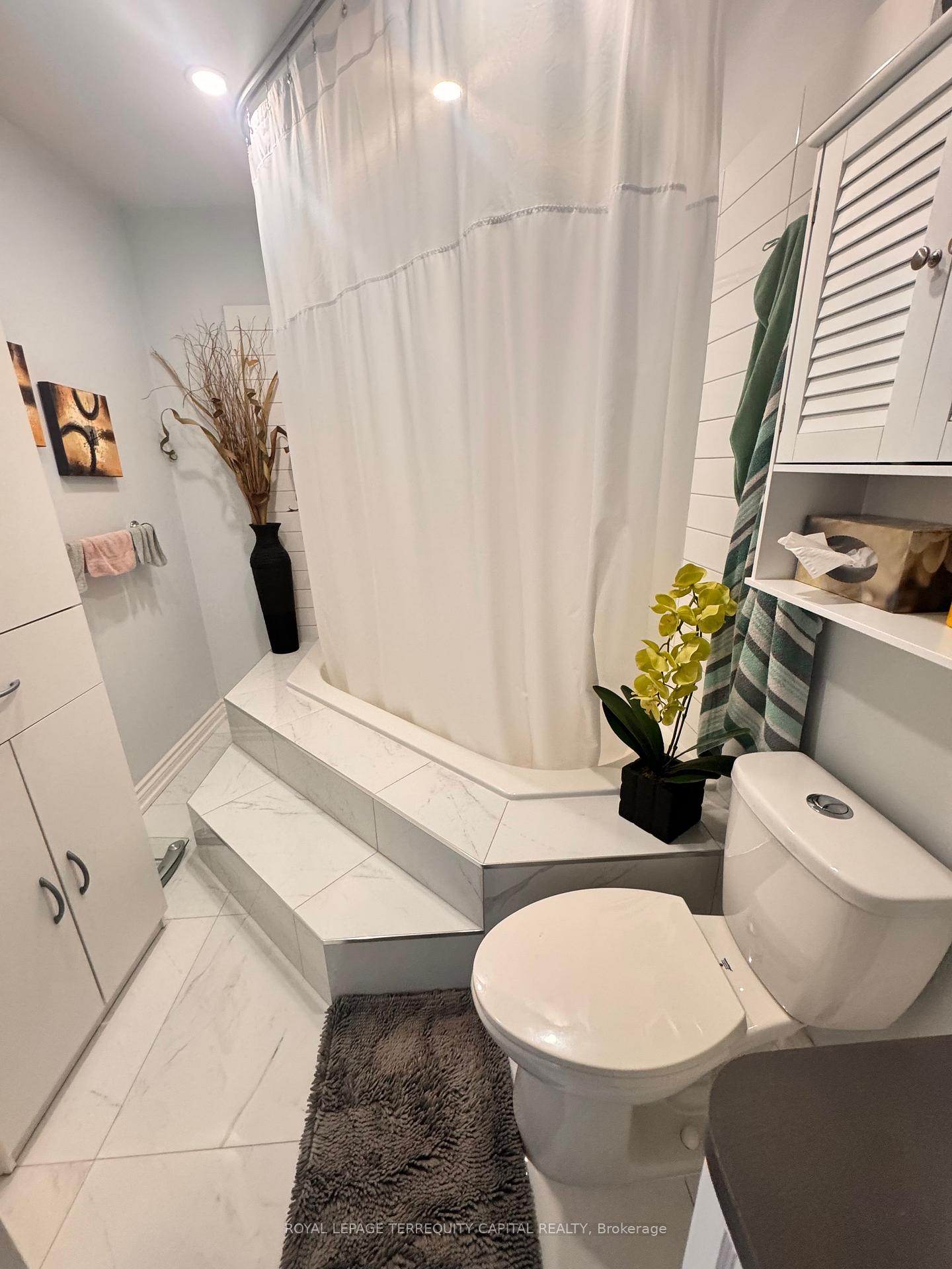 Photo 11 of 90 O'Shaughnessy Crescent, Barrie, Holly — HOMEH