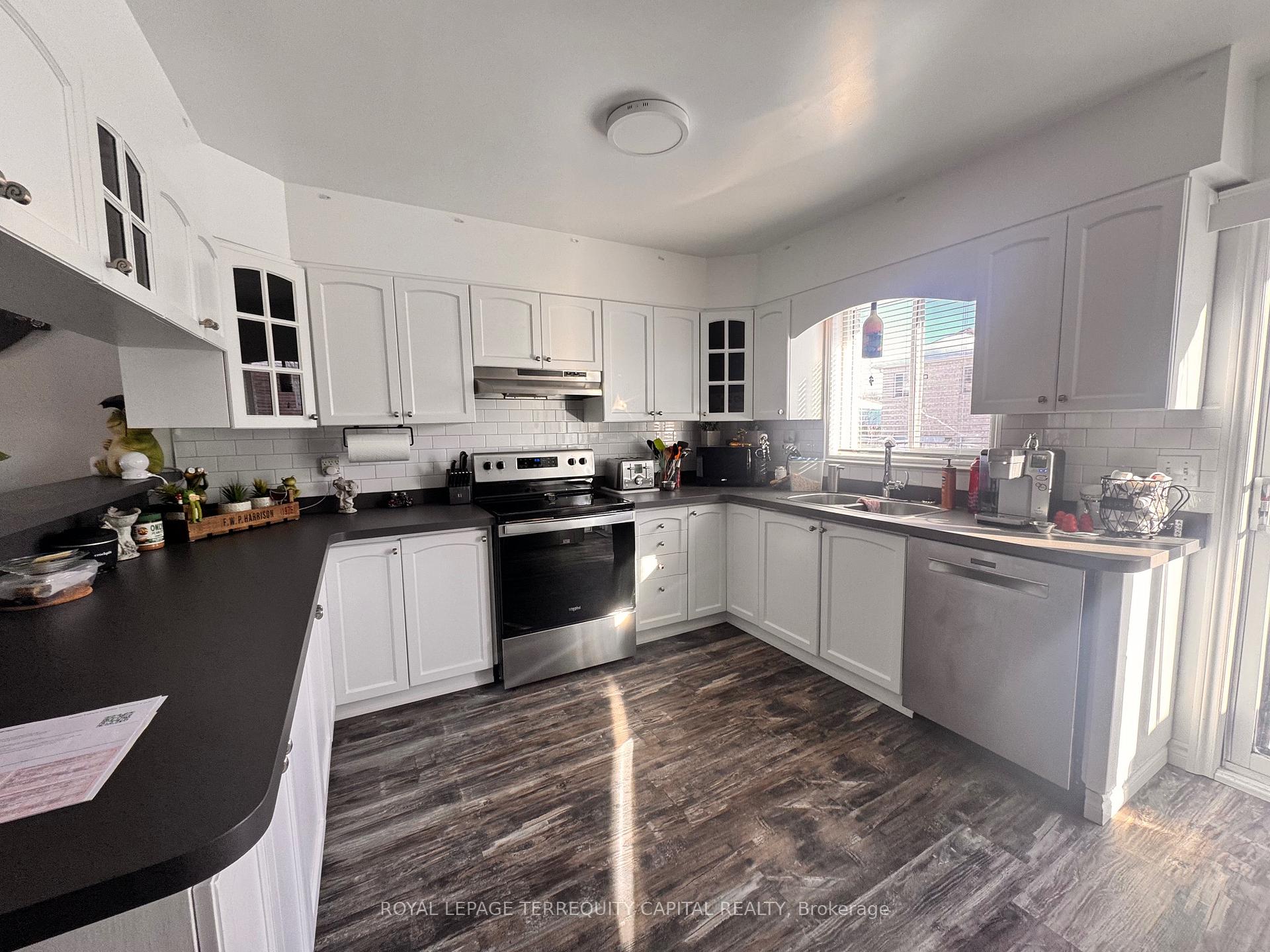 Photo 13 of 90 O'Shaughnessy Crescent, Barrie, Holly — HOMEH