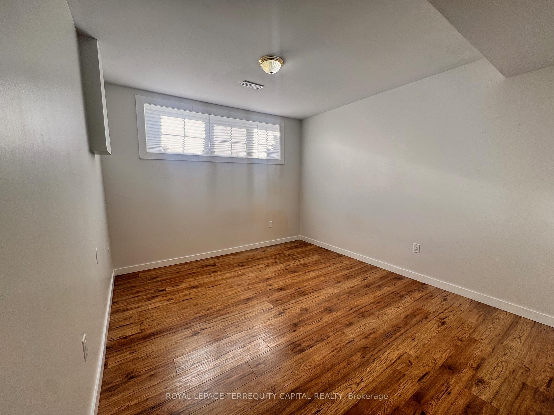 Photo 14 of 90 O'Shaughnessy Crescent, Barrie, Holly — HOMEH