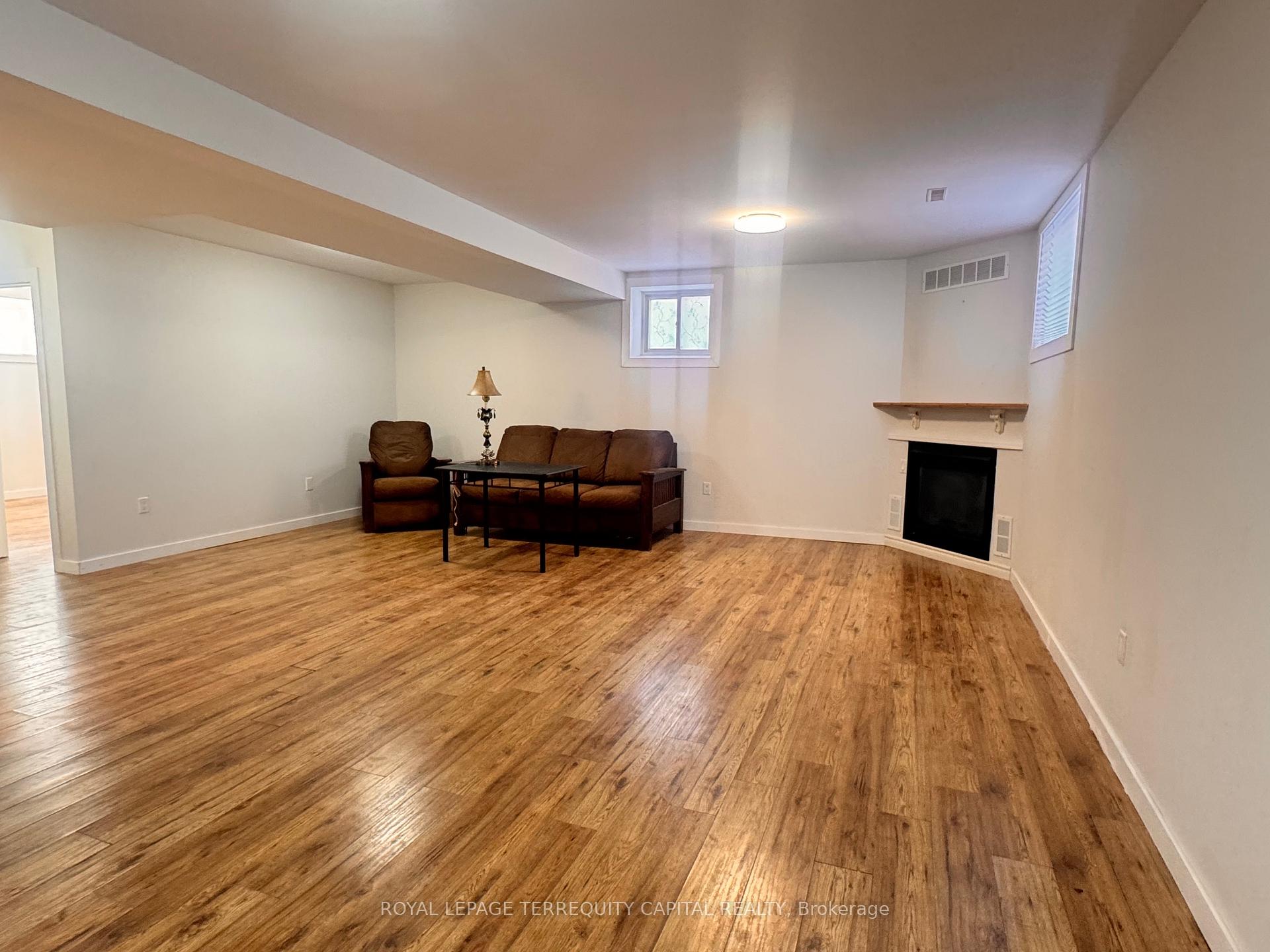 Photo 16 of 90 O'Shaughnessy Crescent, Barrie, Holly — HOMEH