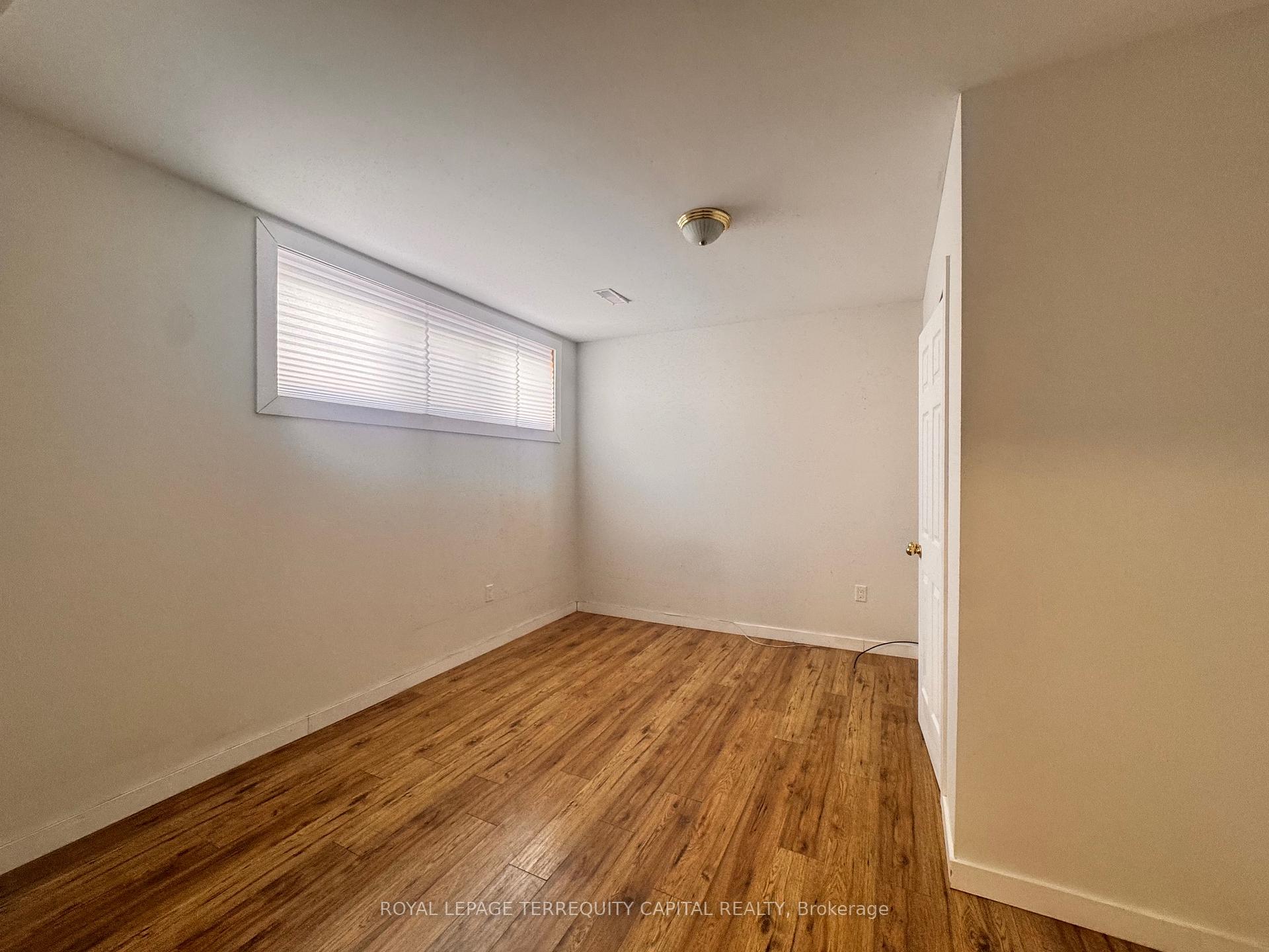 Photo 18 of 90 O'Shaughnessy Crescent, Barrie, Holly — HOMEH