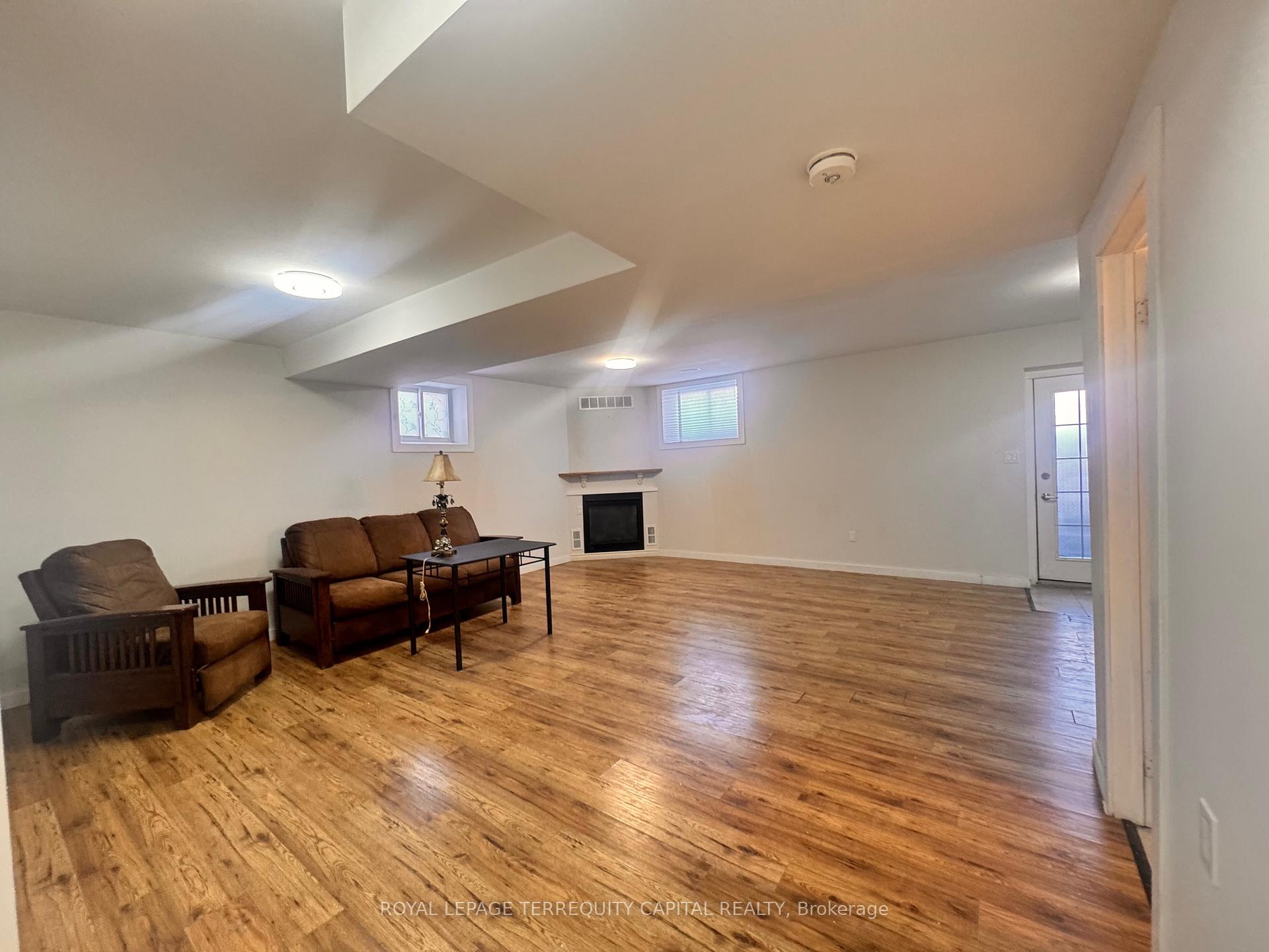 Photo 19 of 90 O'Shaughnessy Crescent, Barrie, Holly — HOMEH