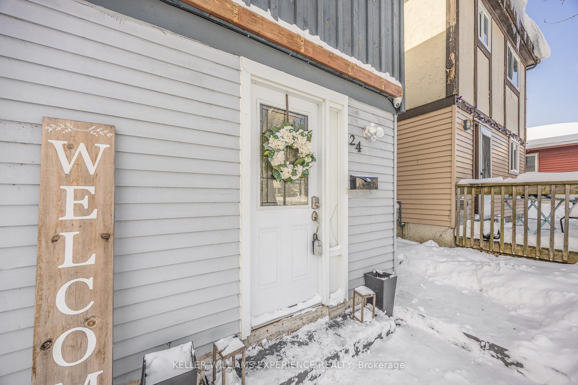 Photo 2 of 24 Shaw Crescent, Barrie, Letitia Heights — HOMEH