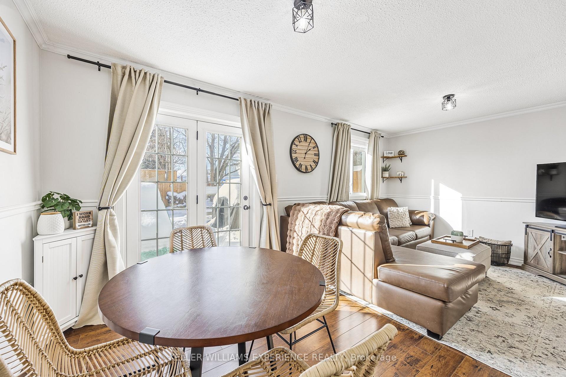 Photo 5 of 24 Shaw Crescent, Barrie, Letitia Heights — HOMEH