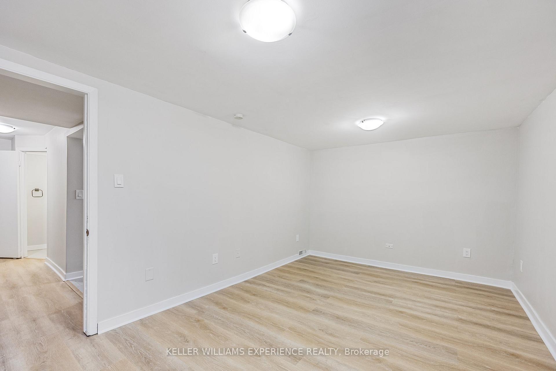 Photo 20 of 24 Shaw Crescent, Barrie, Letitia Heights — HOMEH