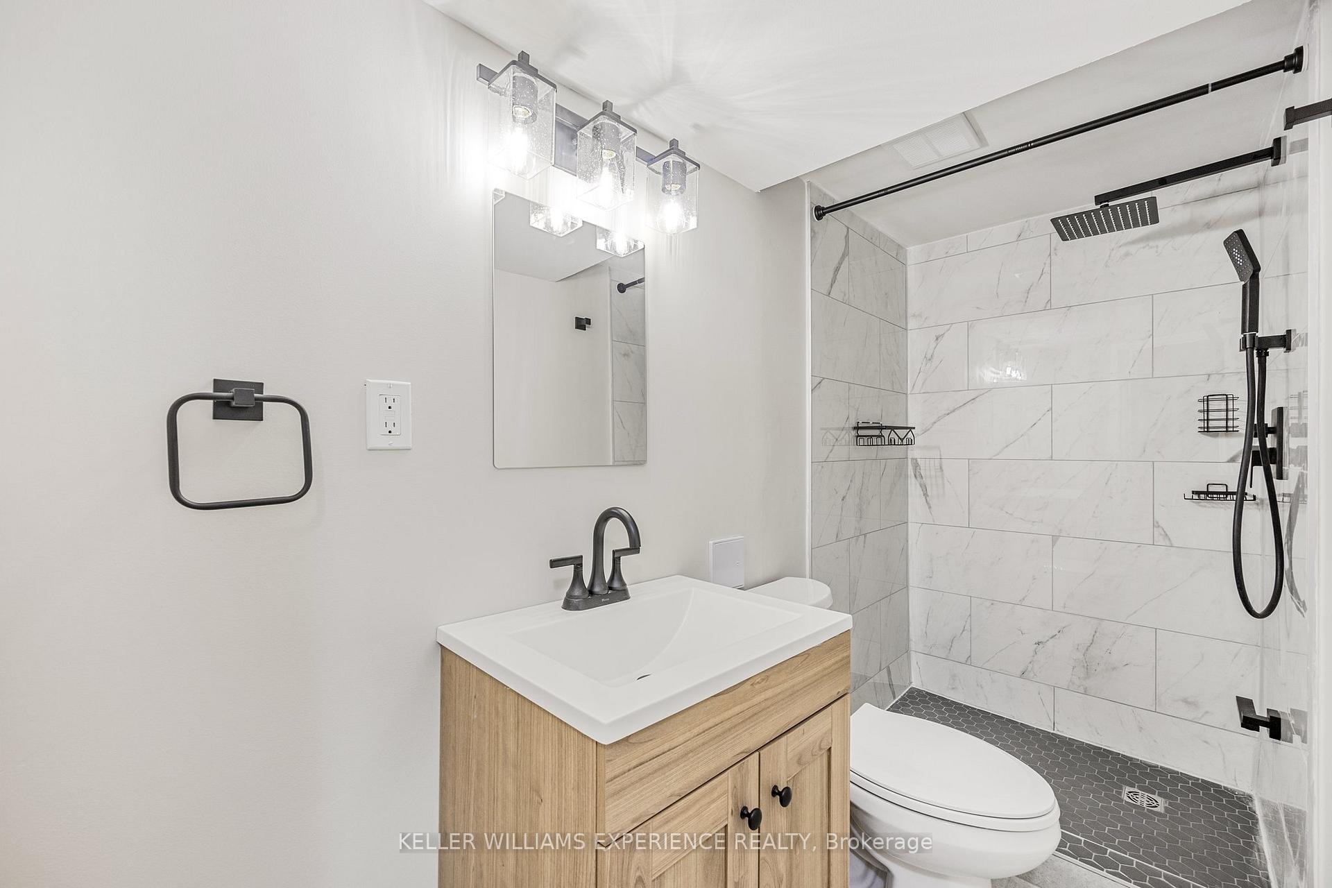 Photo 22 of 24 Shaw Crescent, Barrie, Letitia Heights — HOMEH