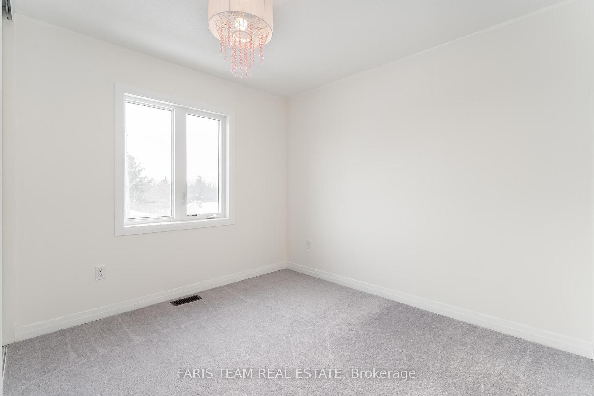Photo 8 of 23 Bedford Estates Crescent, Barrie, Bayshore — HOMEH