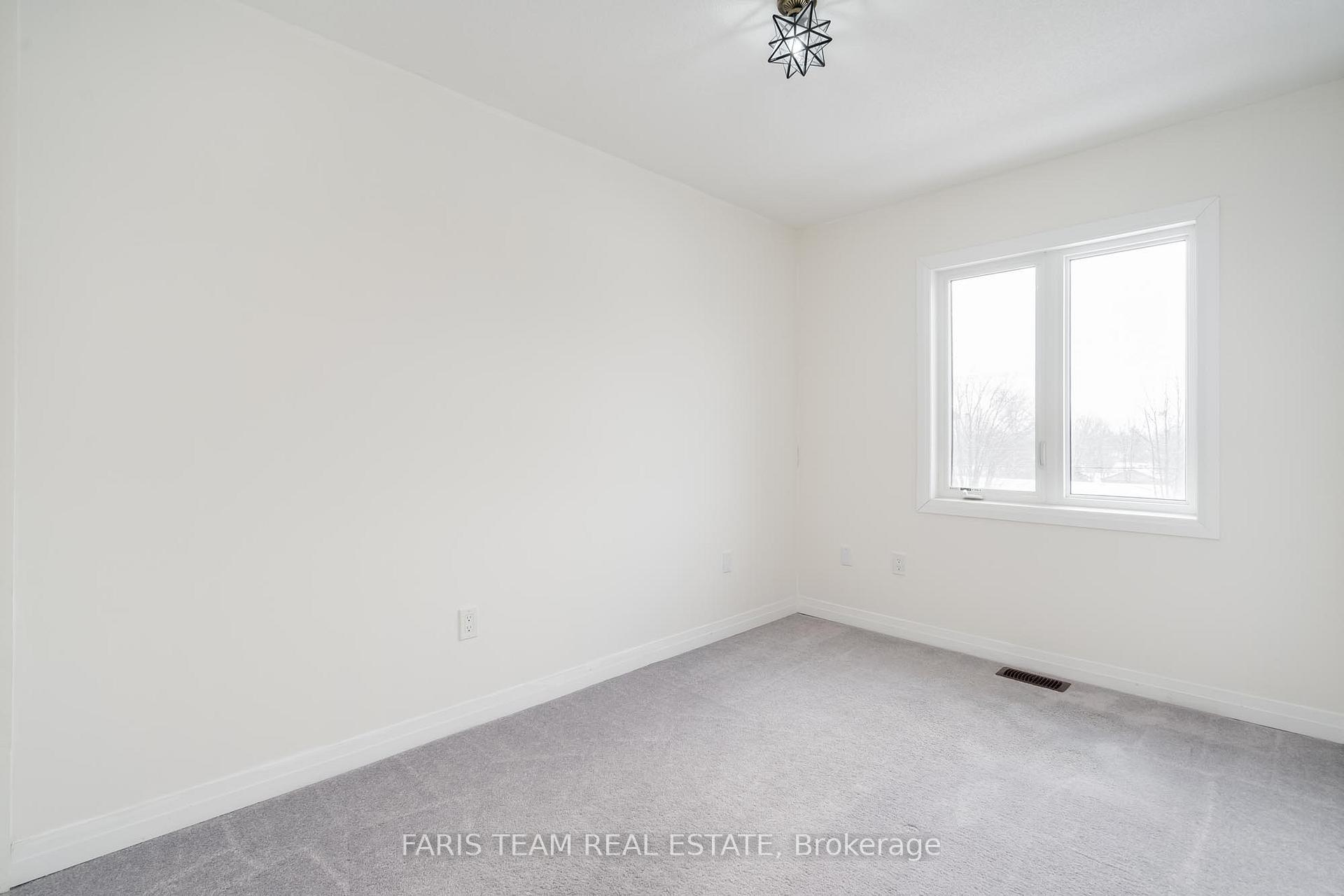 Photo 9 of 23 Bedford Estates Crescent, Barrie, Bayshore — HOMEH
