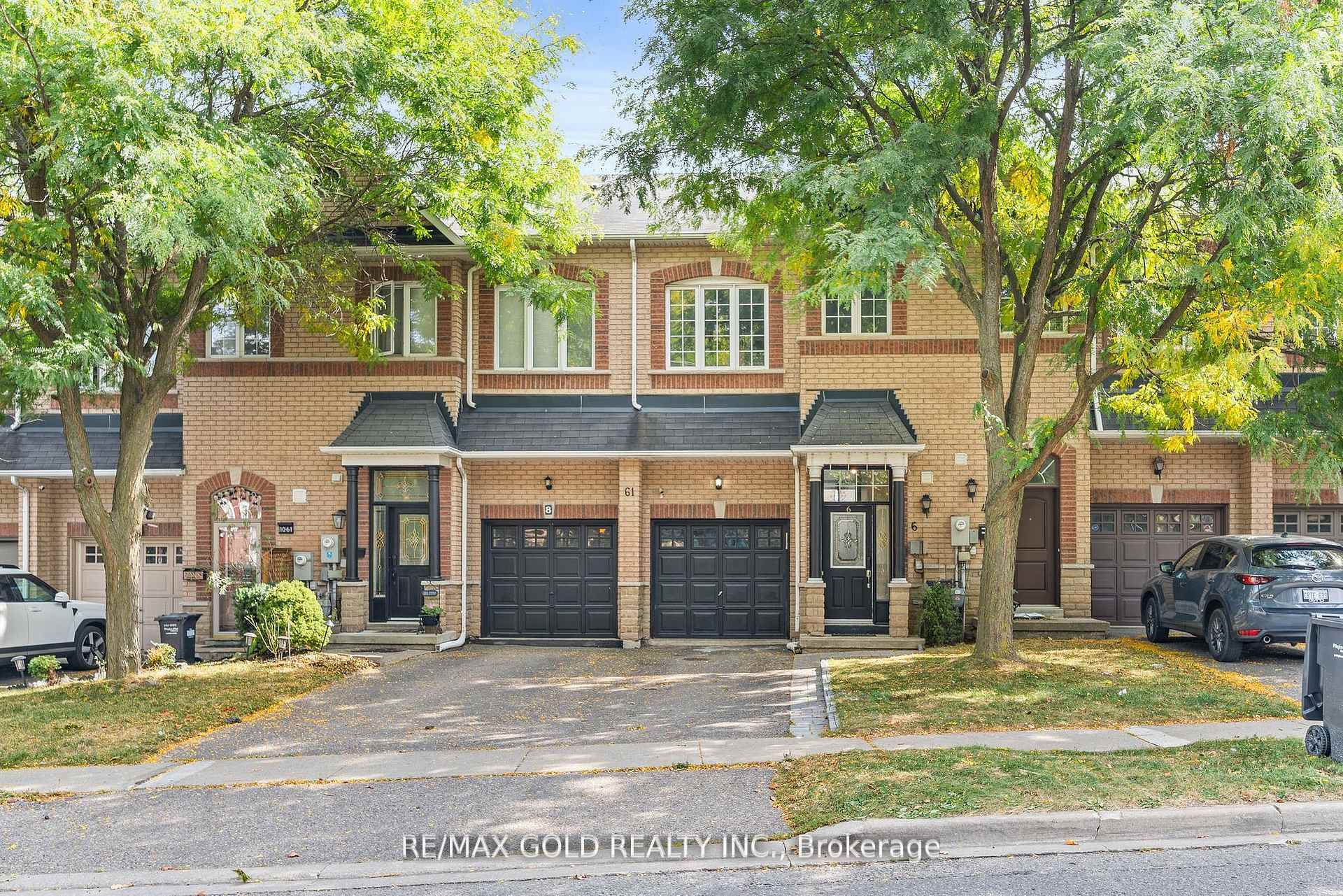 Front of Unit 6, 61 Nelson Street W