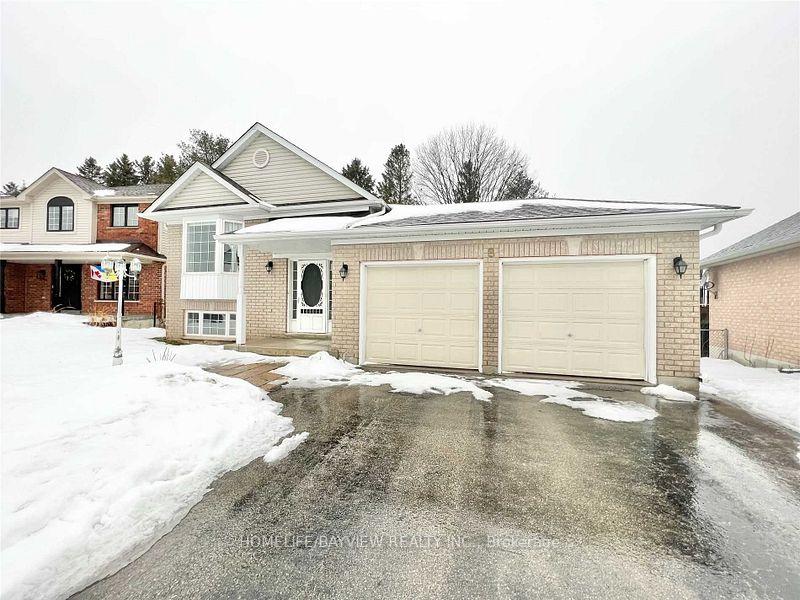 Front of 8 Country Lane
