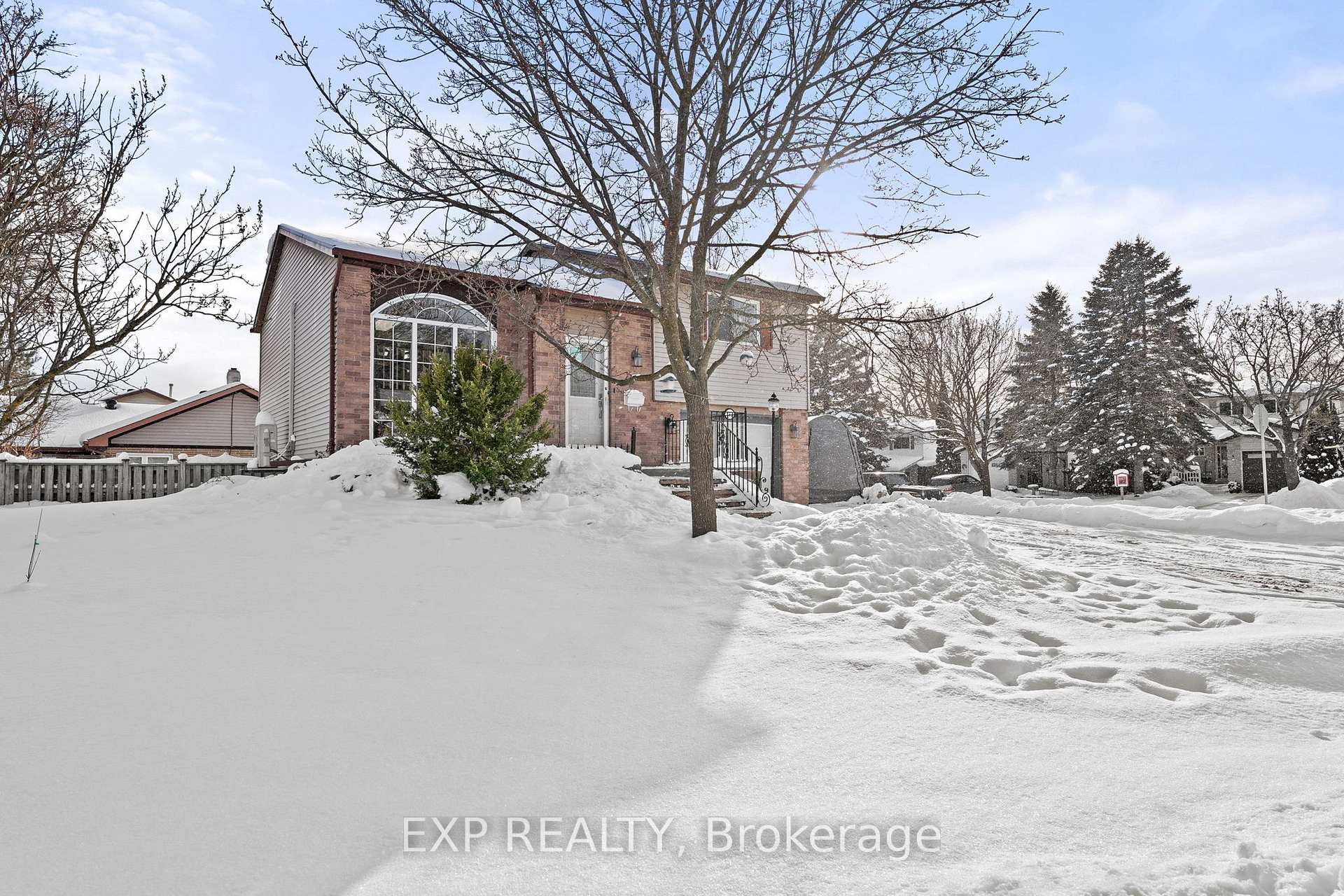 Photo 2 of 191 Letitia Street, Barrie, Letitia Heights — HOMEH