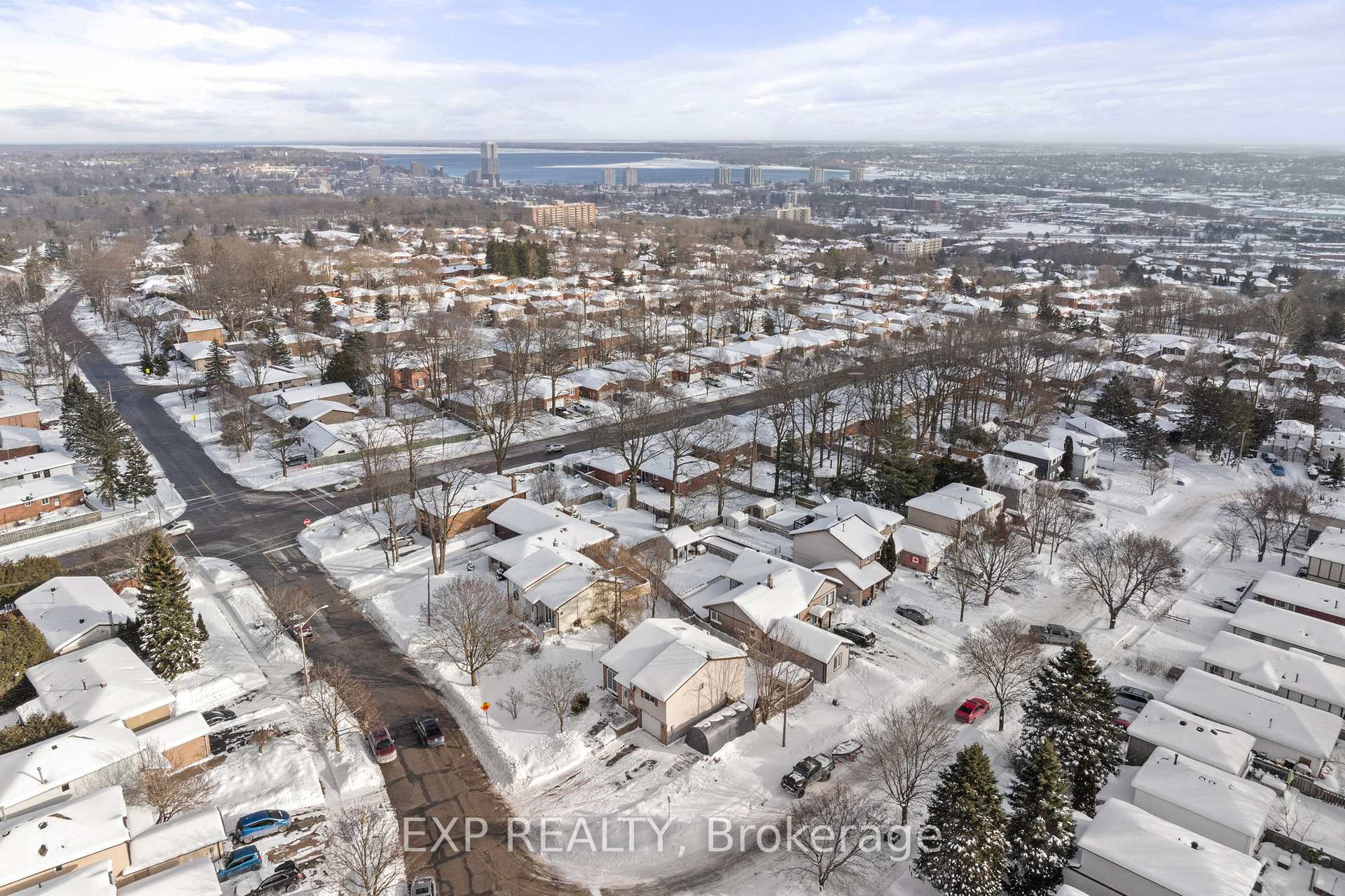 Photo 3 of 191 Letitia Street, Barrie, Letitia Heights — HOMEH