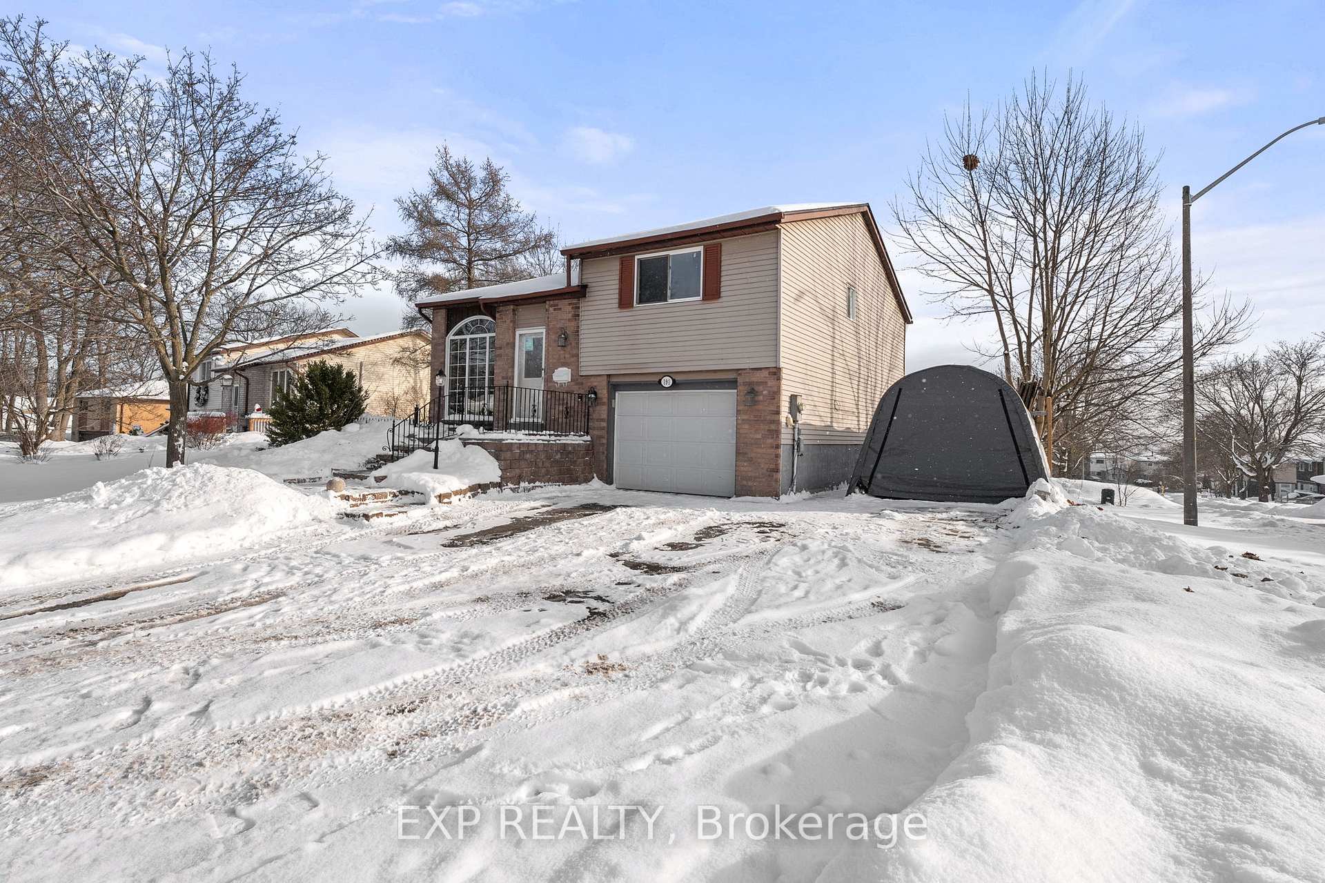 Photo 4 of 191 Letitia Street, Barrie, Letitia Heights — HOMEH