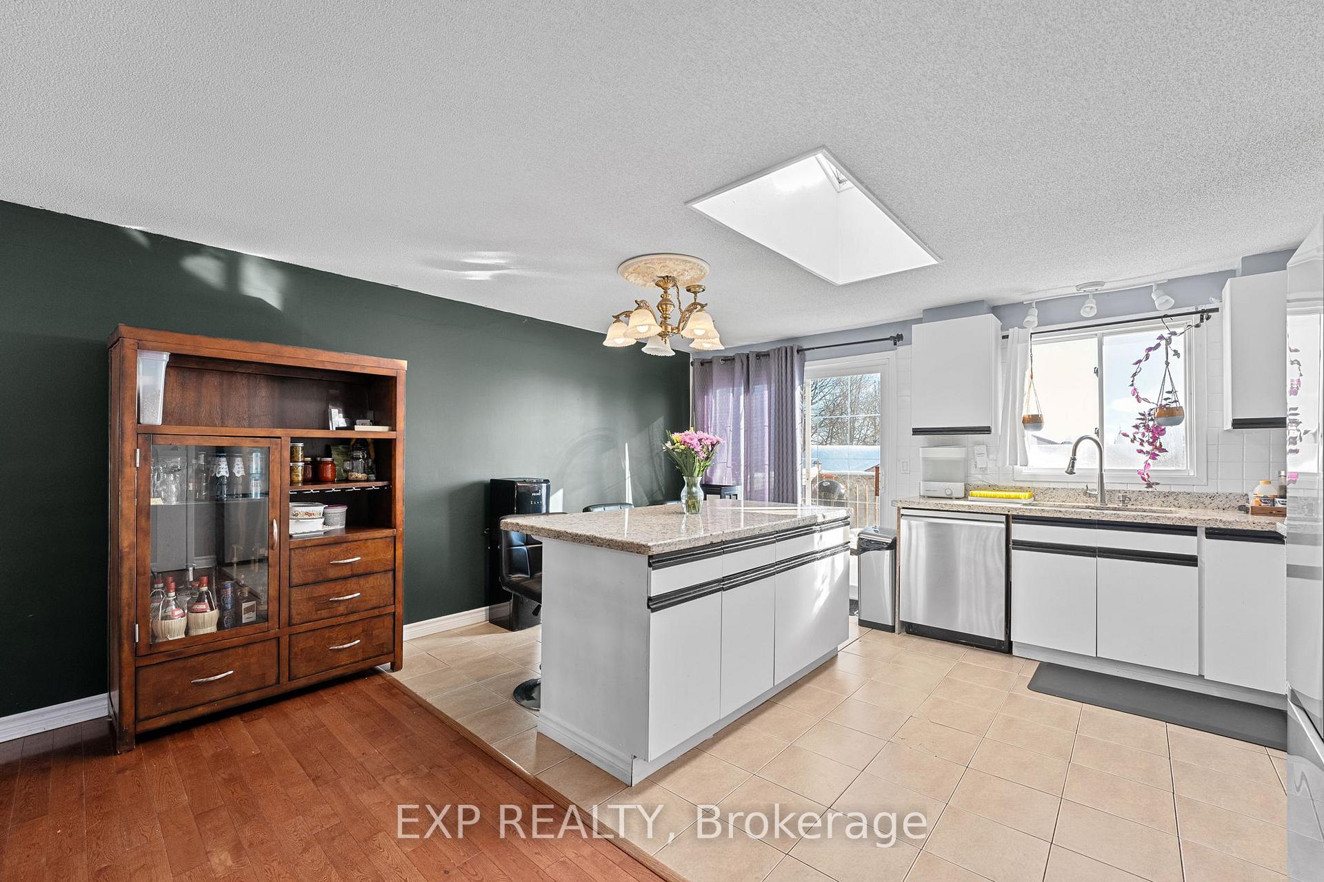 Photo 8 of 191 Letitia Street, Barrie, Letitia Heights — HOMEH