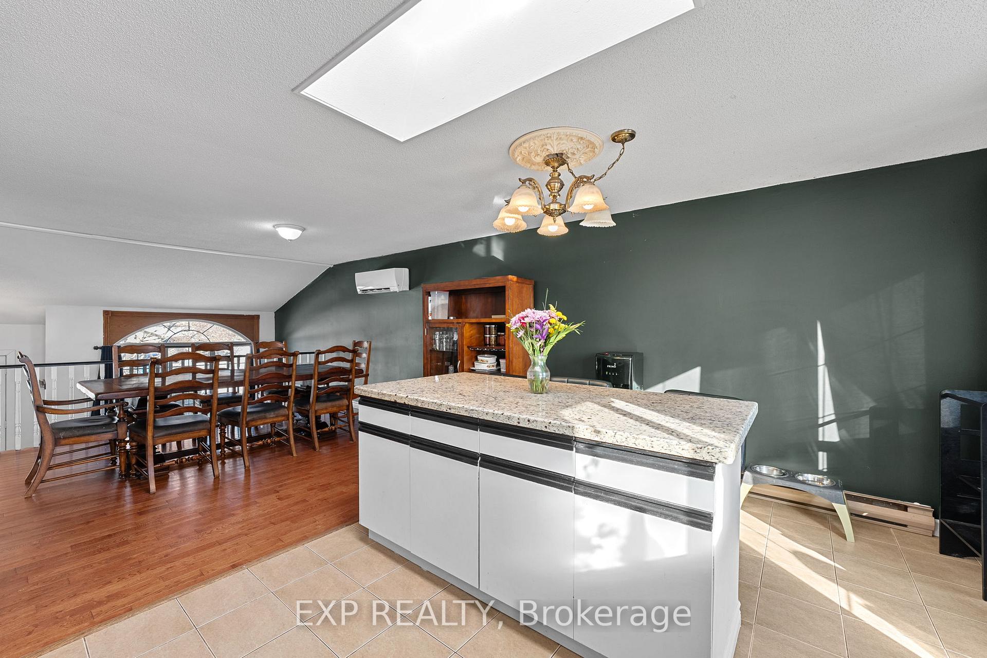 Photo 10 of 191 Letitia Street, Barrie, Letitia Heights — HOMEH