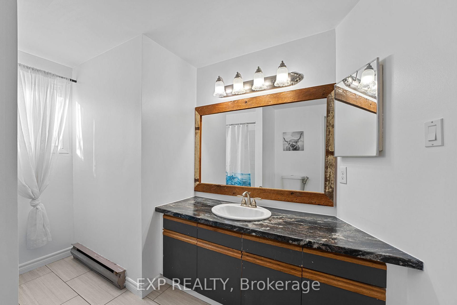 Photo 17 of 191 Letitia Street, Barrie, Letitia Heights — HOMEH