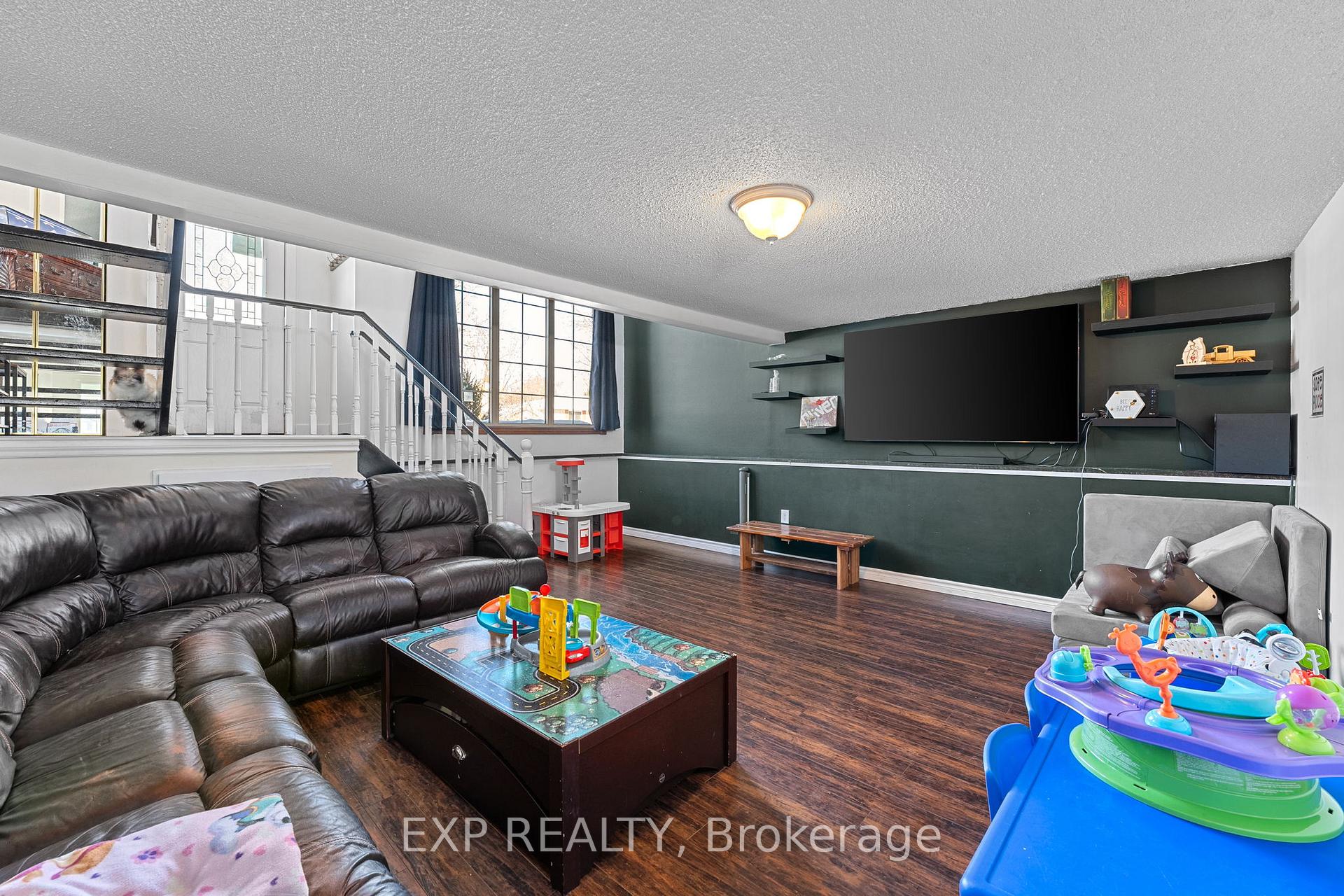 Photo 20 of 191 Letitia Street, Barrie, Letitia Heights — HOMEH