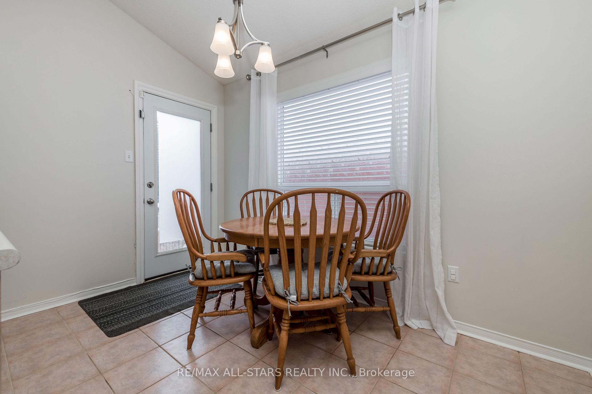 Photo 10 of 61 Leggott Avenue, Barrie, Painswick North — HOMEH